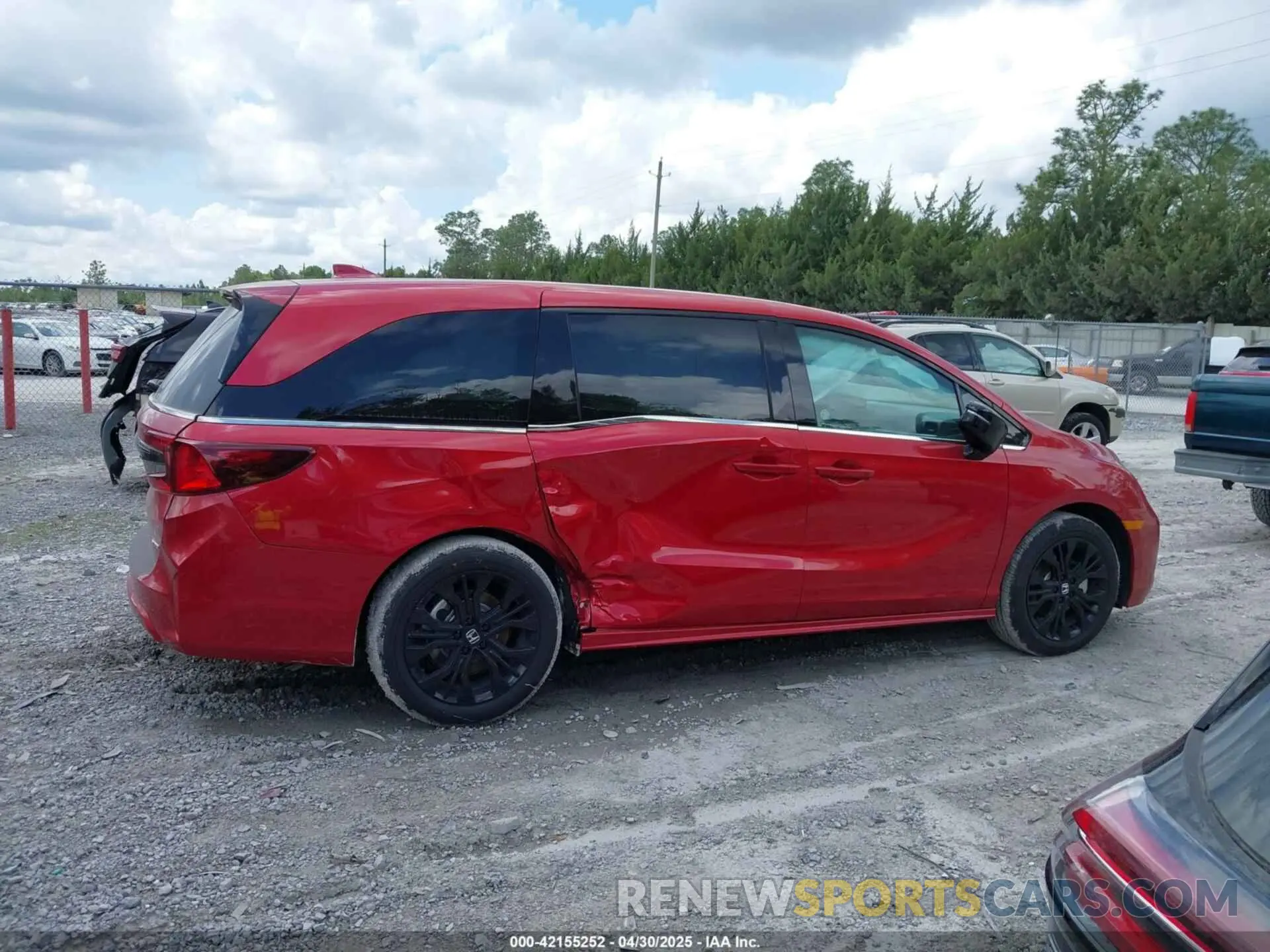 13 Photograph of a damaged car 5FNRL6H74SB050410 HONDA ODYSSEY 2025
