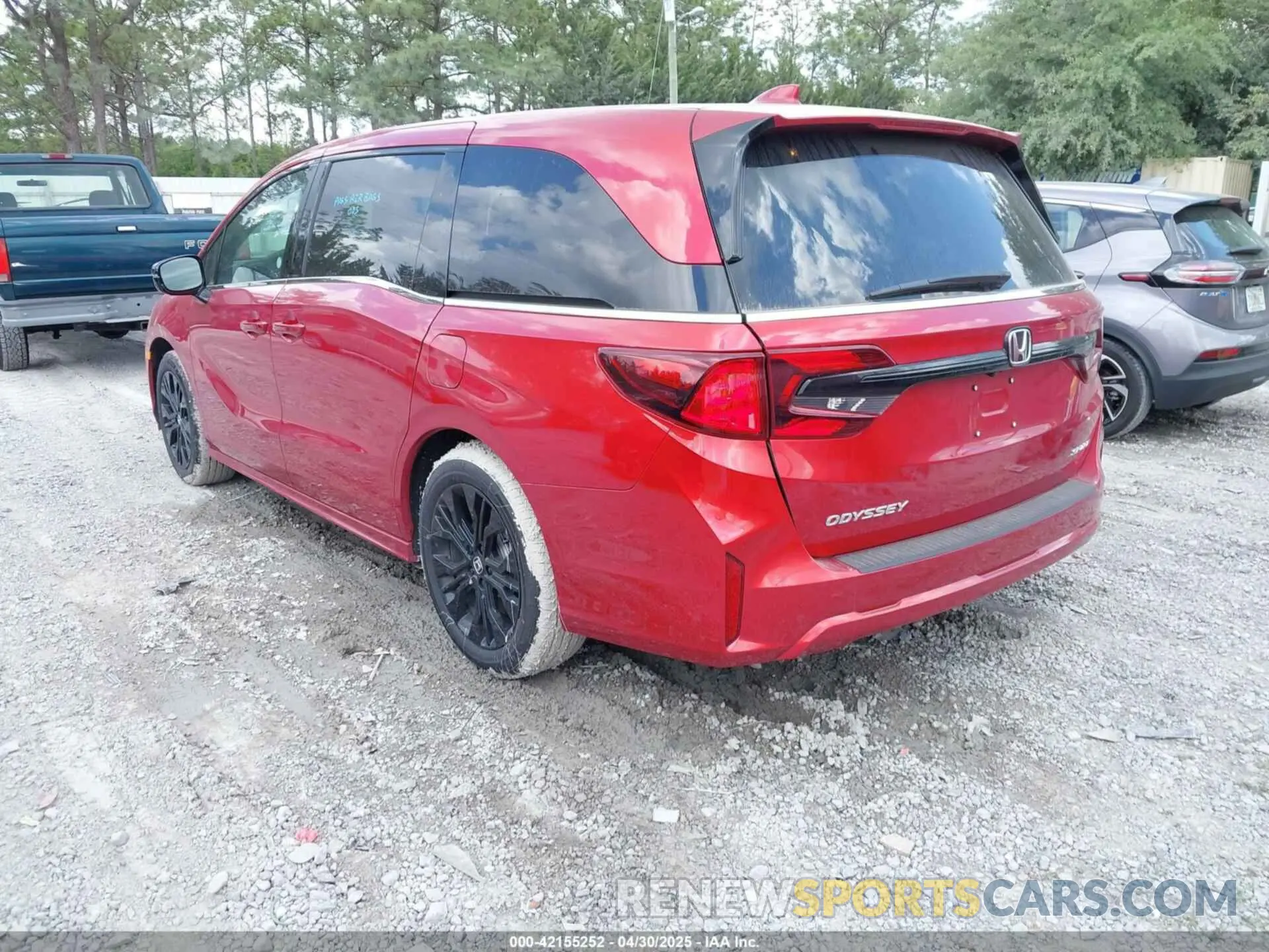 3 Photograph of a damaged car 5FNRL6H74SB050410 HONDA ODYSSEY 2025