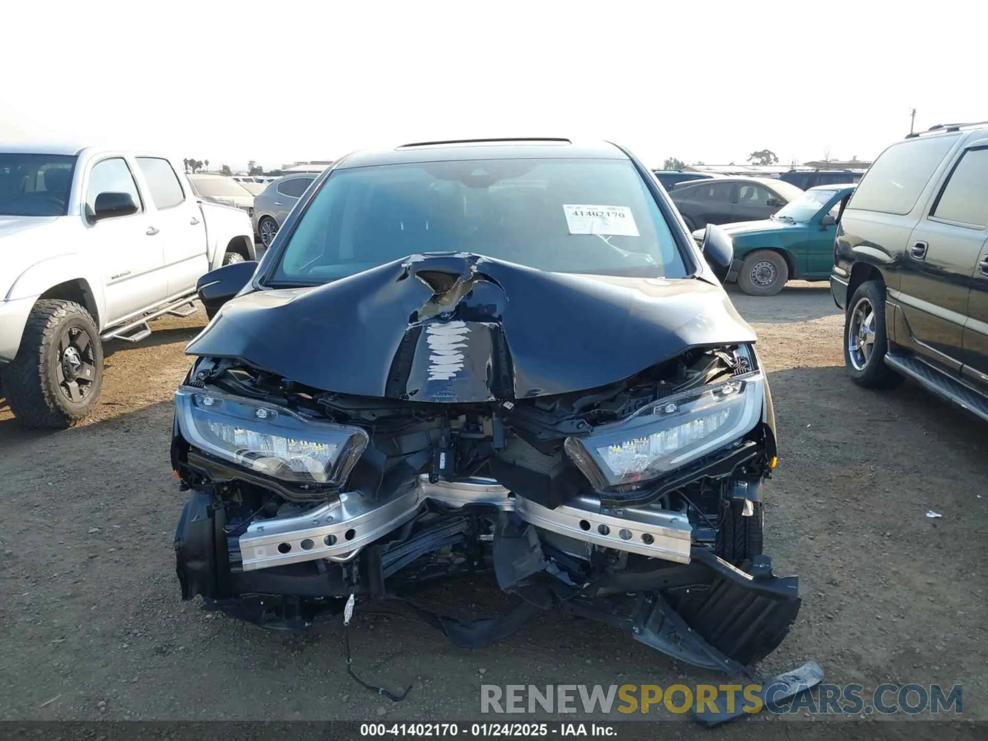 13 Photograph of a damaged car 5FNRL6H81SB011122 HONDA ODYSSEY 2025