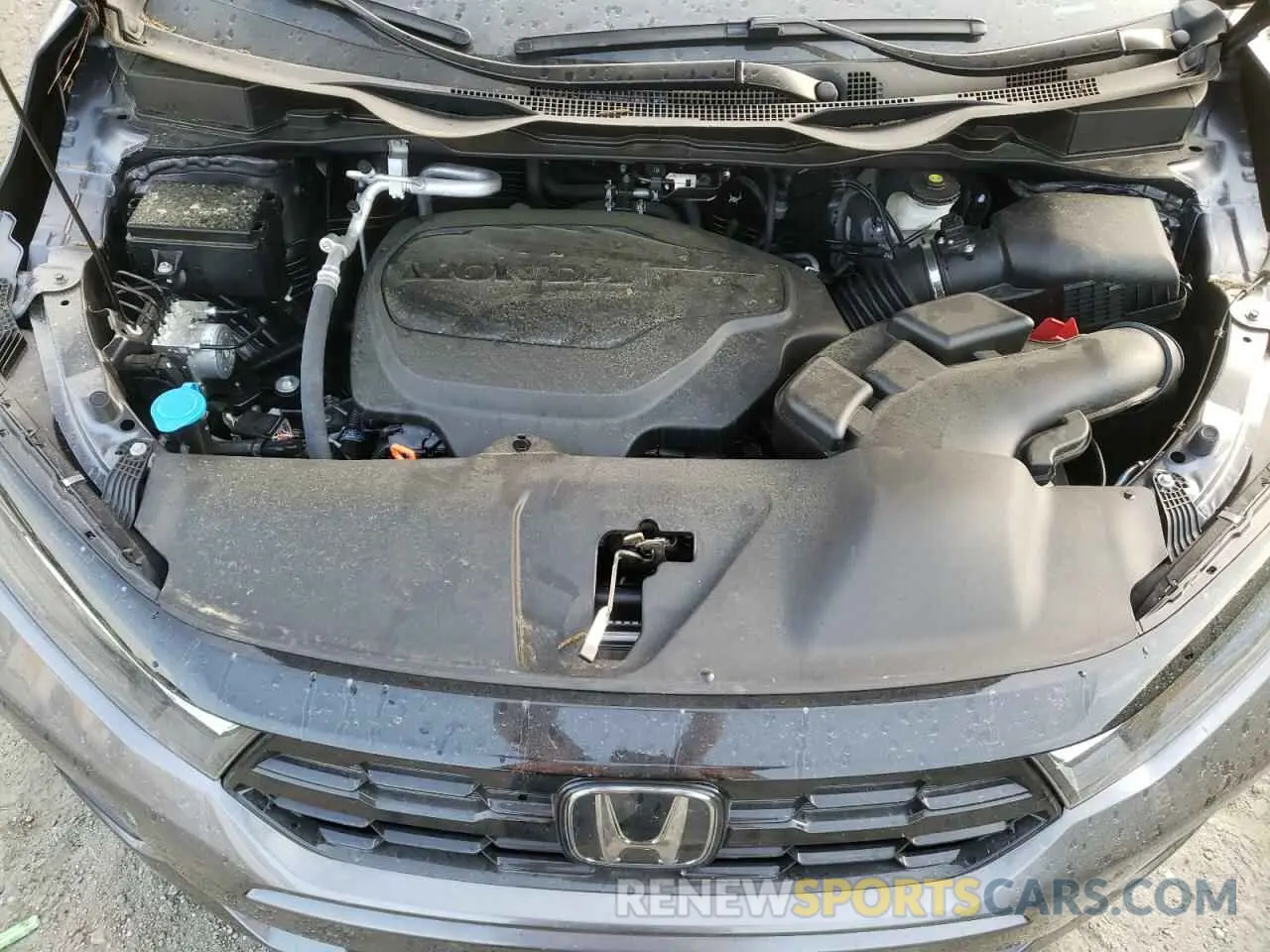 12 Photograph of a damaged car 5FNRL6H82SB008424 HONDA ODYSSEY 2025