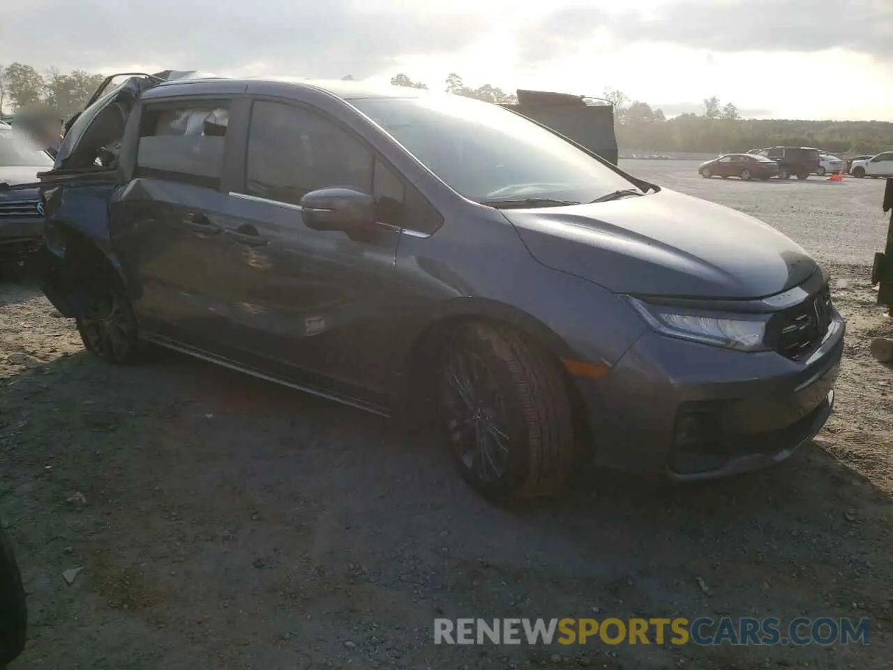 4 Photograph of a damaged car 5FNRL6H82SB008424 HONDA ODYSSEY 2025