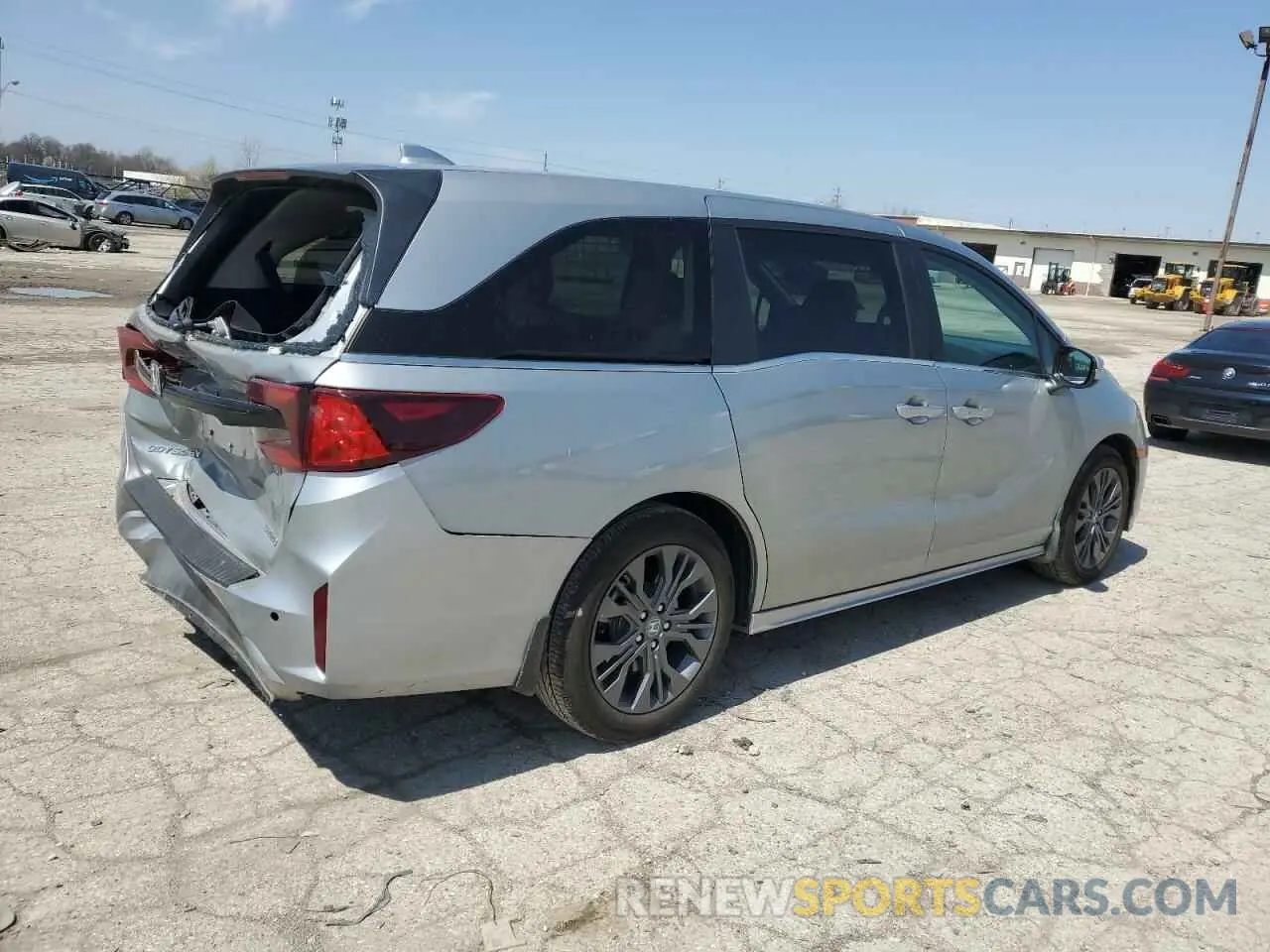 3 Photograph of a damaged car 5FNRL6H82SB025708 HONDA ODYSSEY 2025