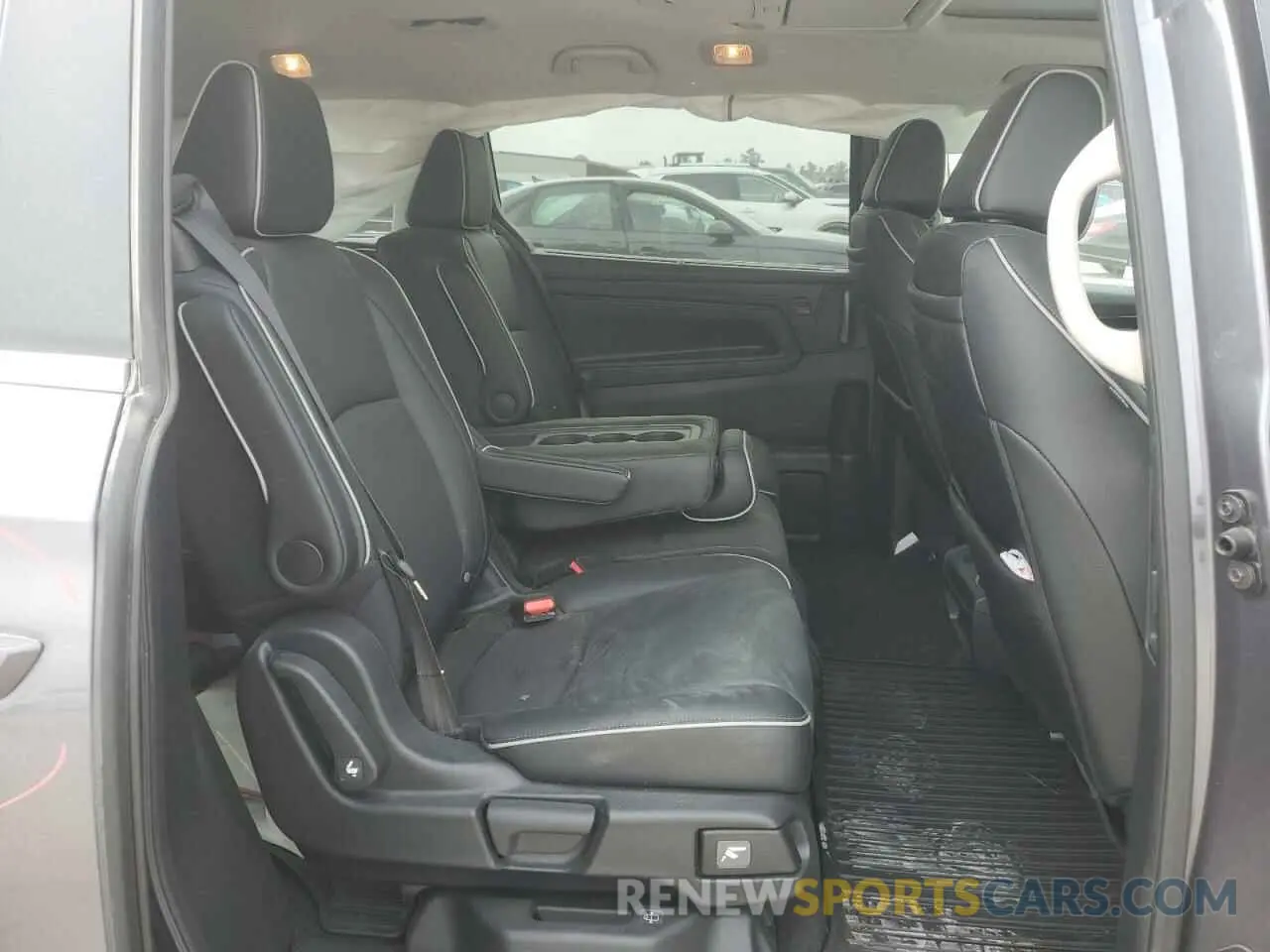 12 Photograph of a damaged car 5FNRL6H86SB011746 HONDA ODYSSEY 2025