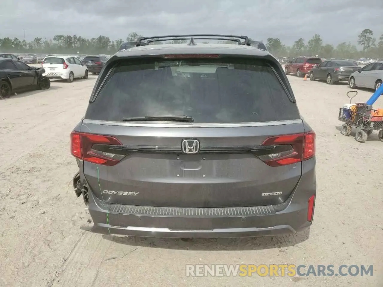 6 Photograph of a damaged car 5FNRL6H86SB011746 HONDA ODYSSEY 2025