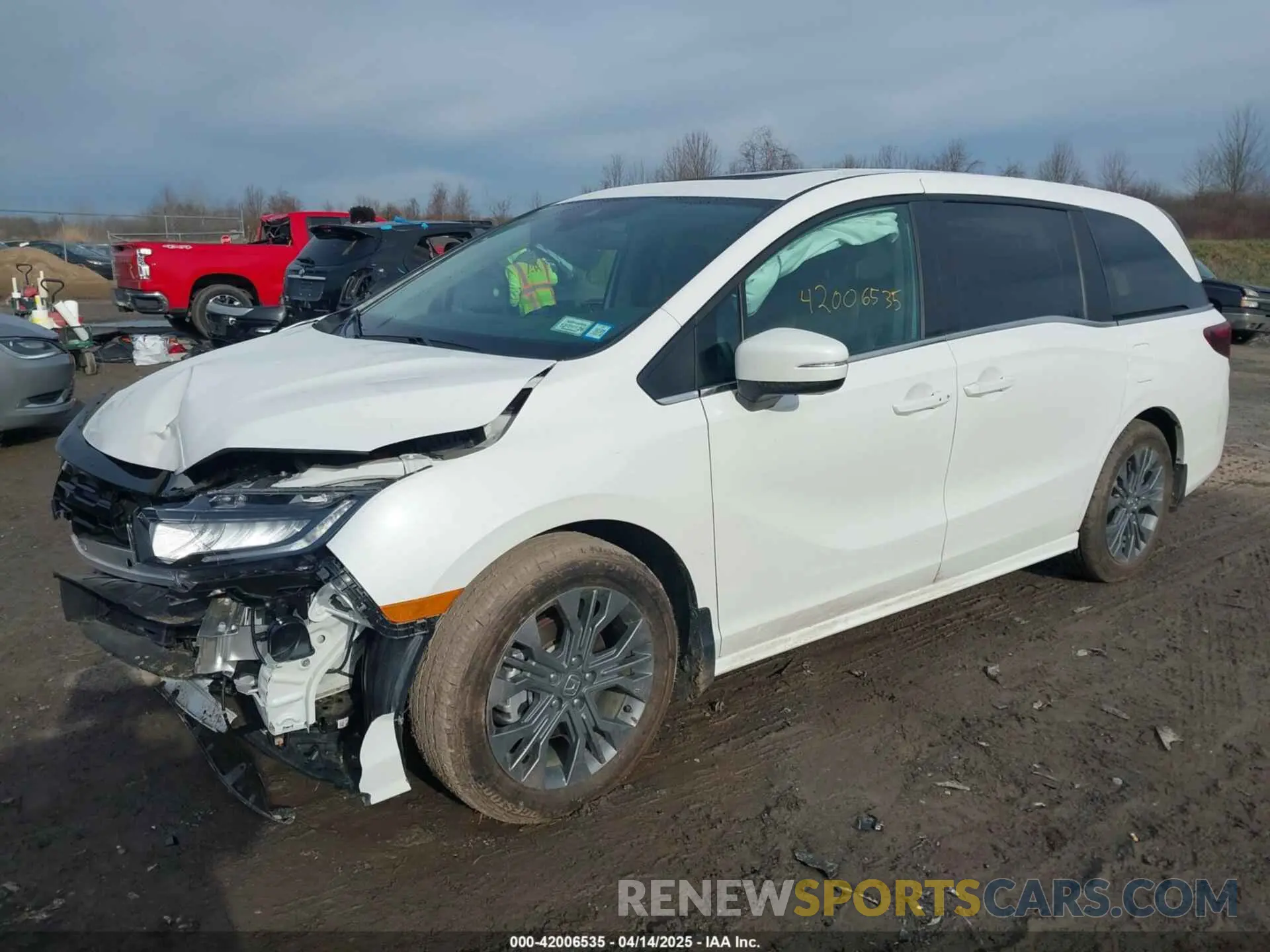 2 Photograph of a damaged car 5FNRL6H87SB012646 HONDA ODYSSEY 2025