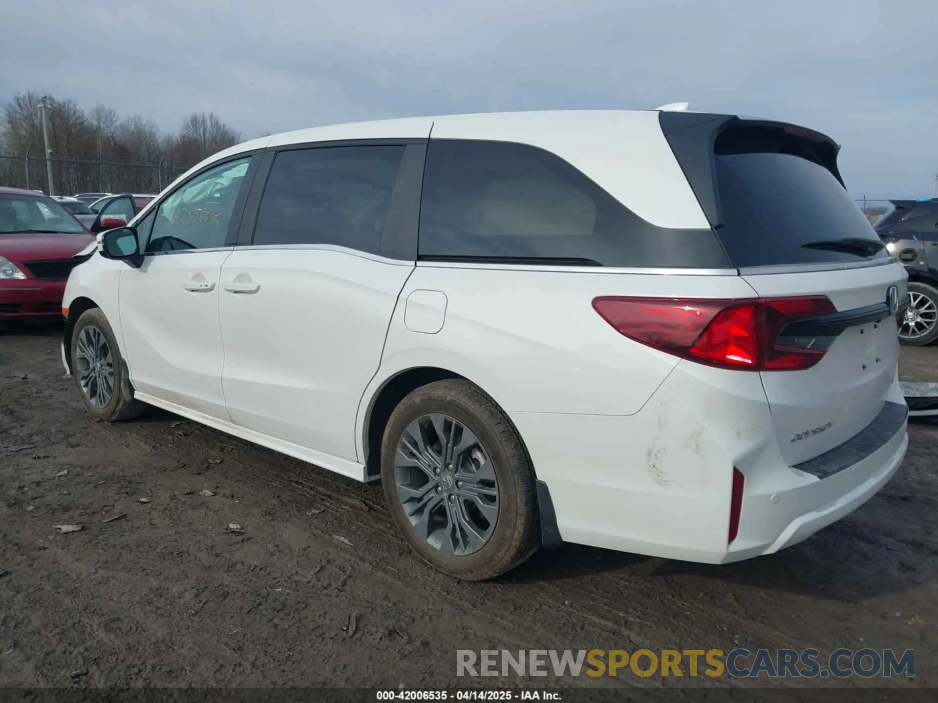 3 Photograph of a damaged car 5FNRL6H87SB012646 HONDA ODYSSEY 2025