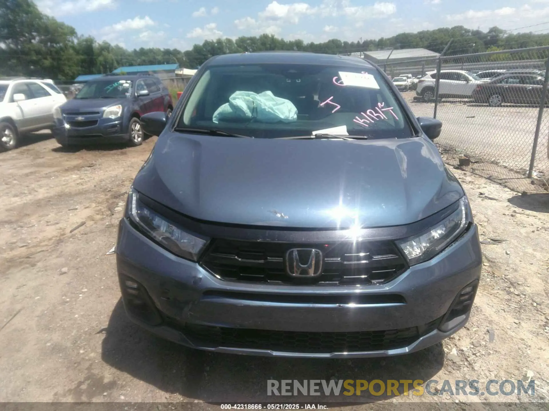 12 Photograph of a damaged car 5FNRL6H88SB046708 HONDA ODYSSEY 2025