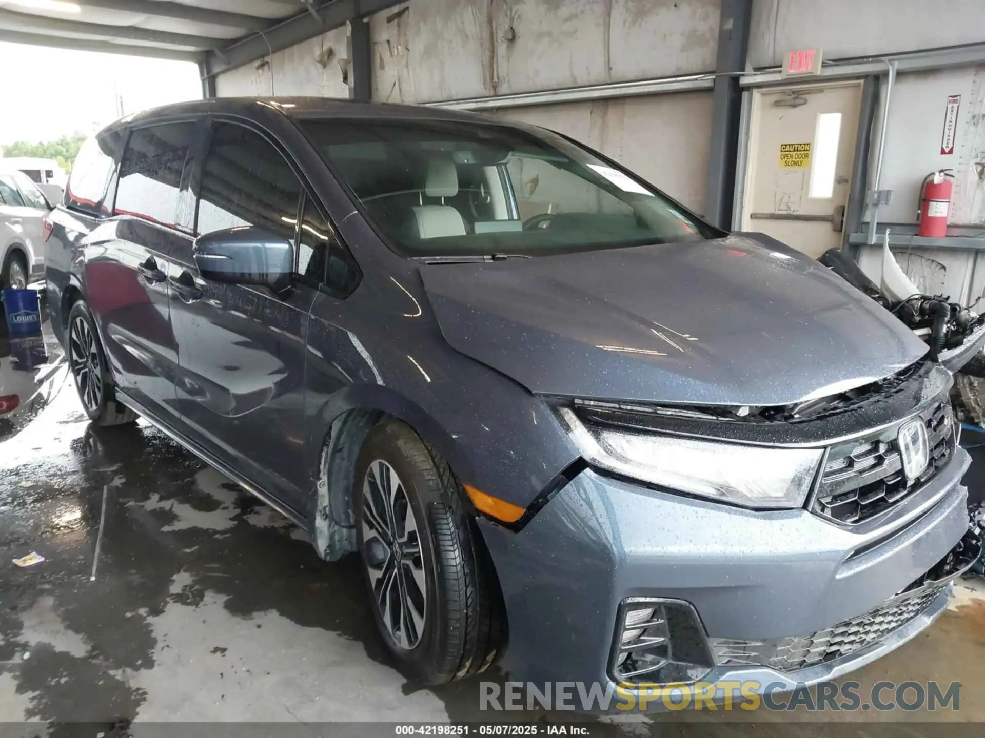 1 Photograph of a damaged car 5FNRL6H91SB015017 HONDA ODYSSEY 2025