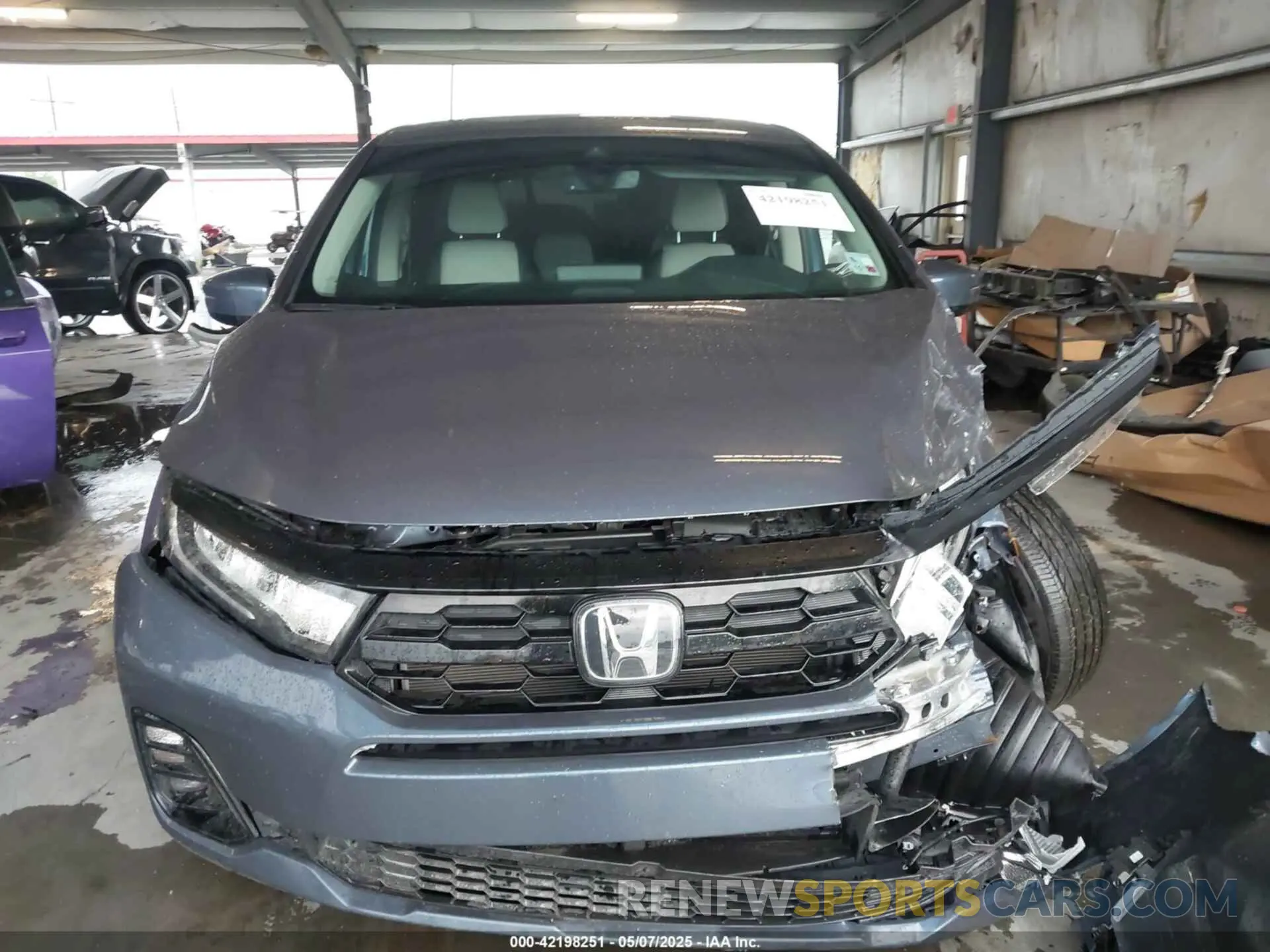 12 Photograph of a damaged car 5FNRL6H91SB015017 HONDA ODYSSEY 2025