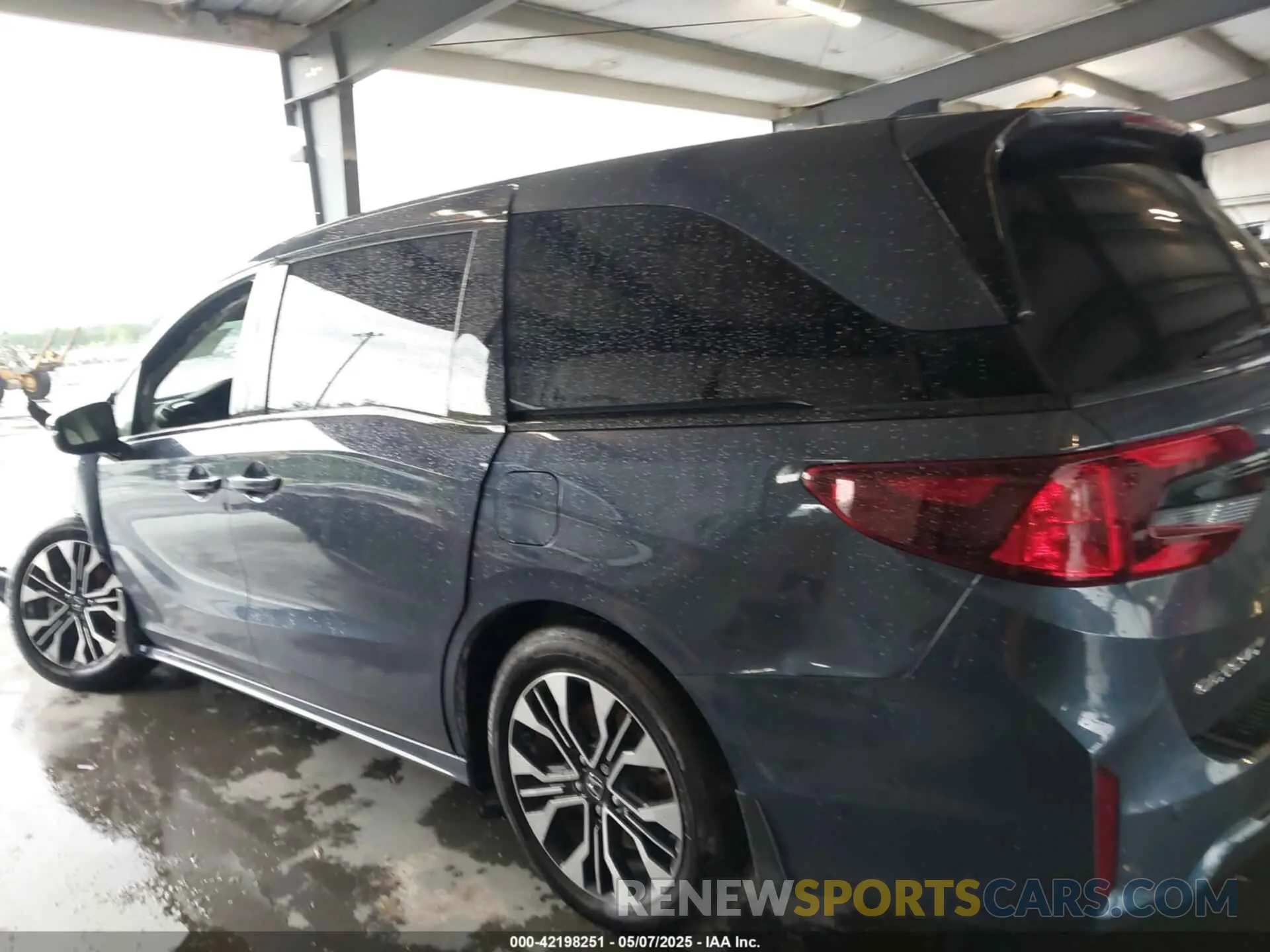 14 Photograph of a damaged car 5FNRL6H91SB015017 HONDA ODYSSEY 2025
