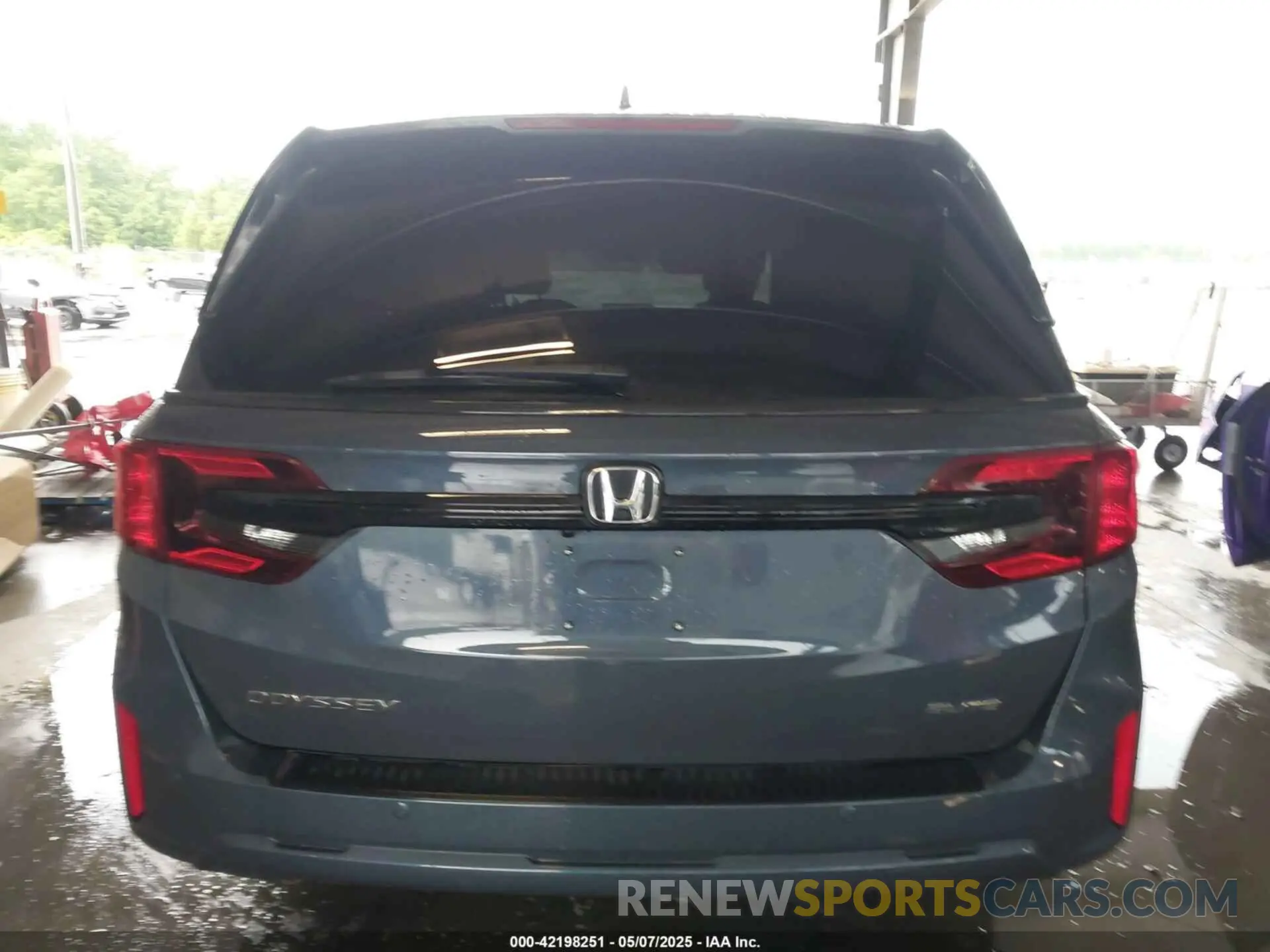 16 Photograph of a damaged car 5FNRL6H91SB015017 HONDA ODYSSEY 2025