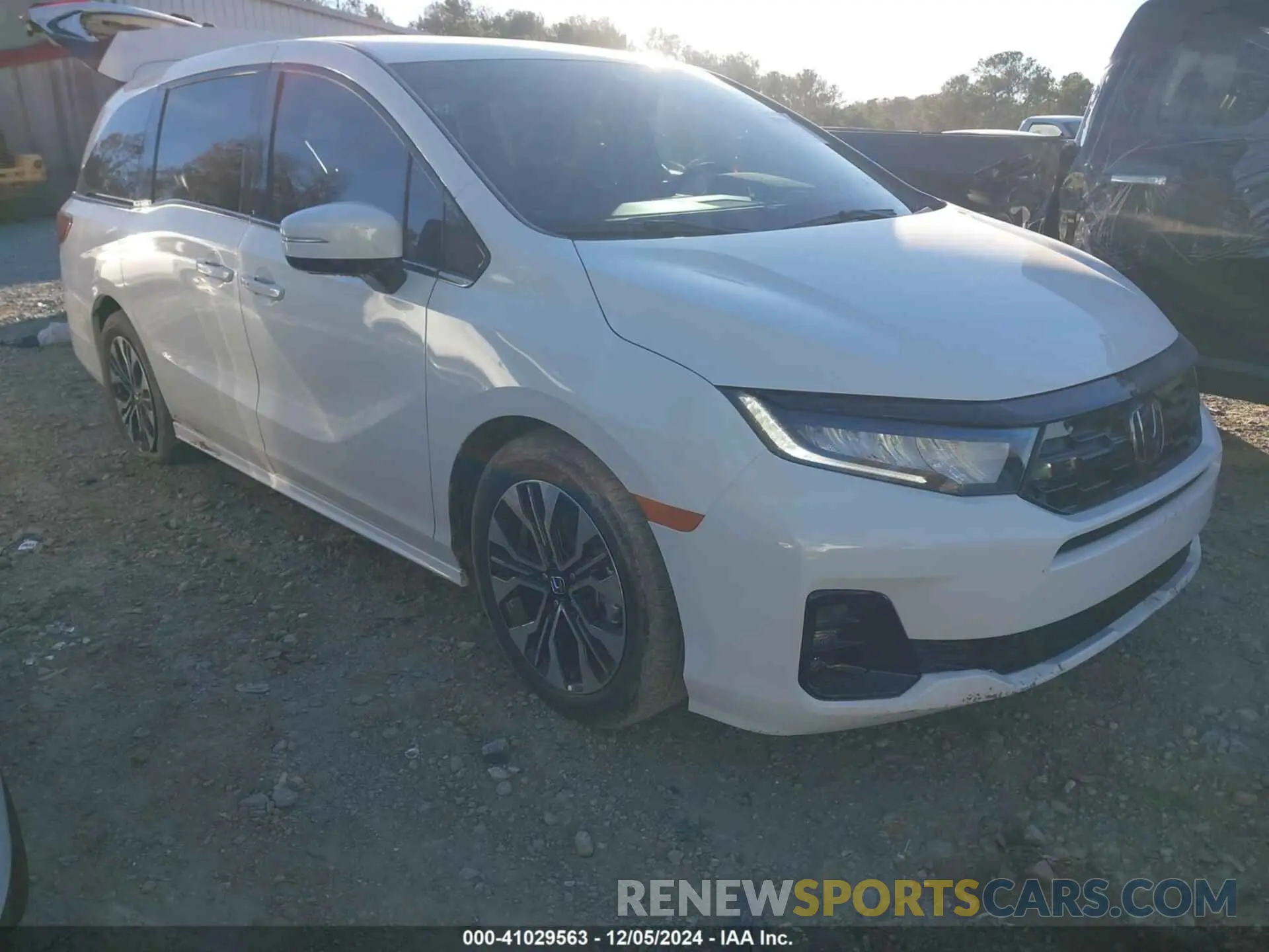 1 Photograph of a damaged car 5FNRL6H93SB001460 HONDA ODYSSEY 2025