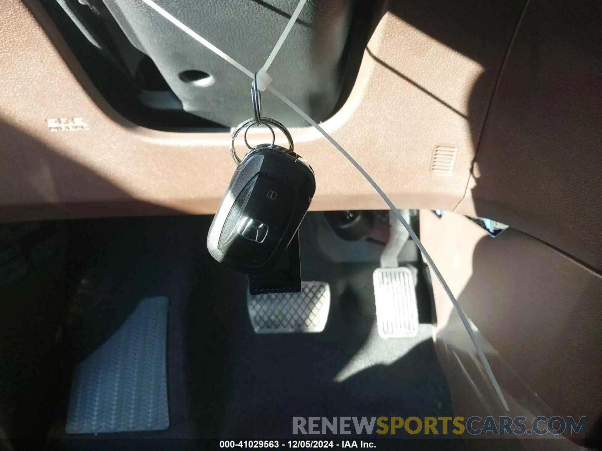 11 Photograph of a damaged car 5FNRL6H93SB001460 HONDA ODYSSEY 2025
