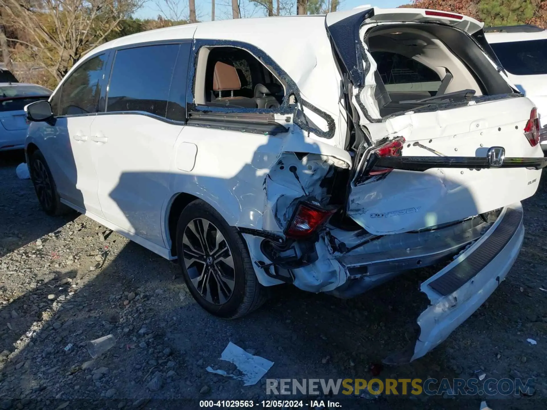 3 Photograph of a damaged car 5FNRL6H93SB001460 HONDA ODYSSEY 2025