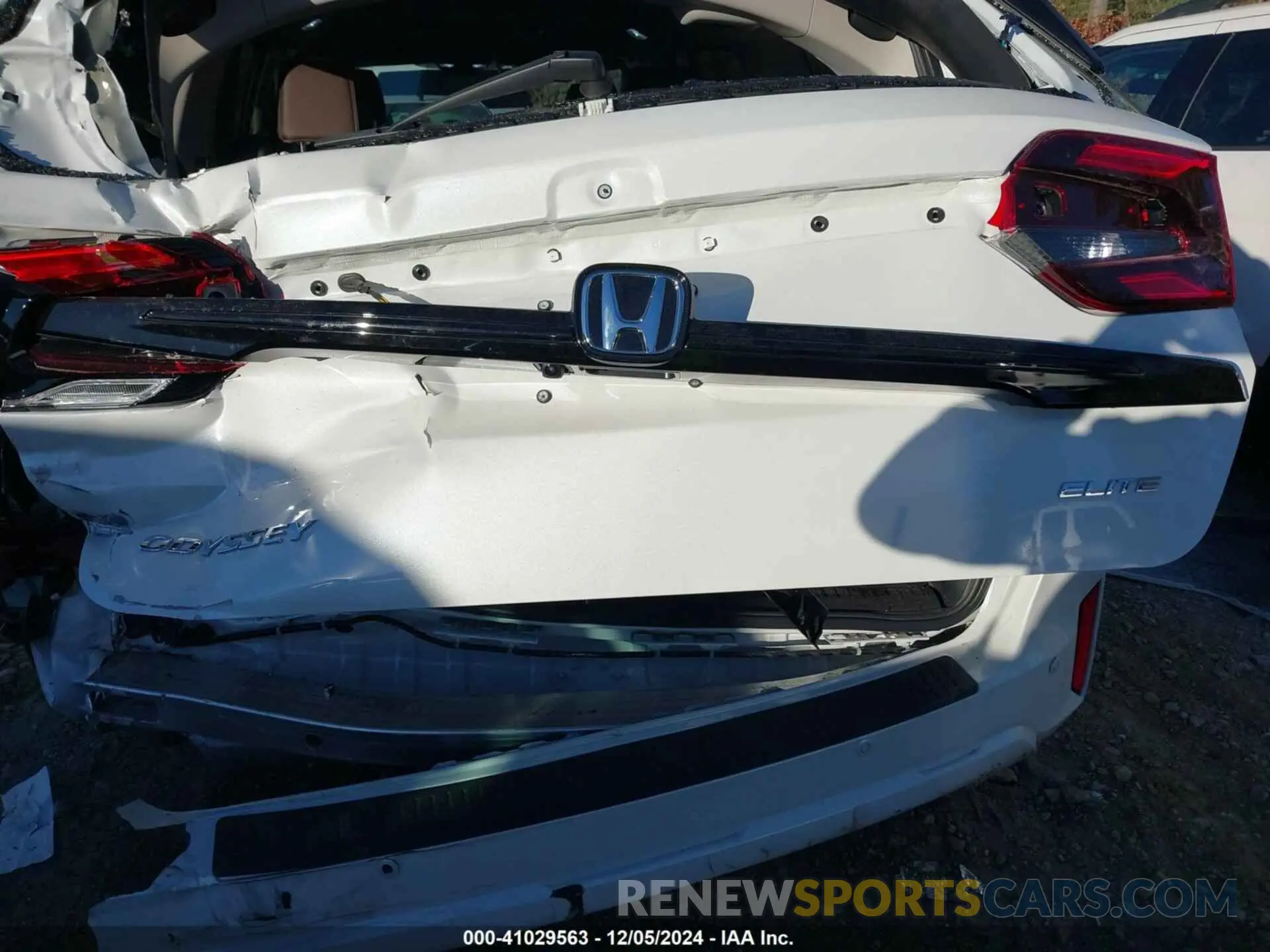 6 Photograph of a damaged car 5FNRL6H93SB001460 HONDA ODYSSEY 2025