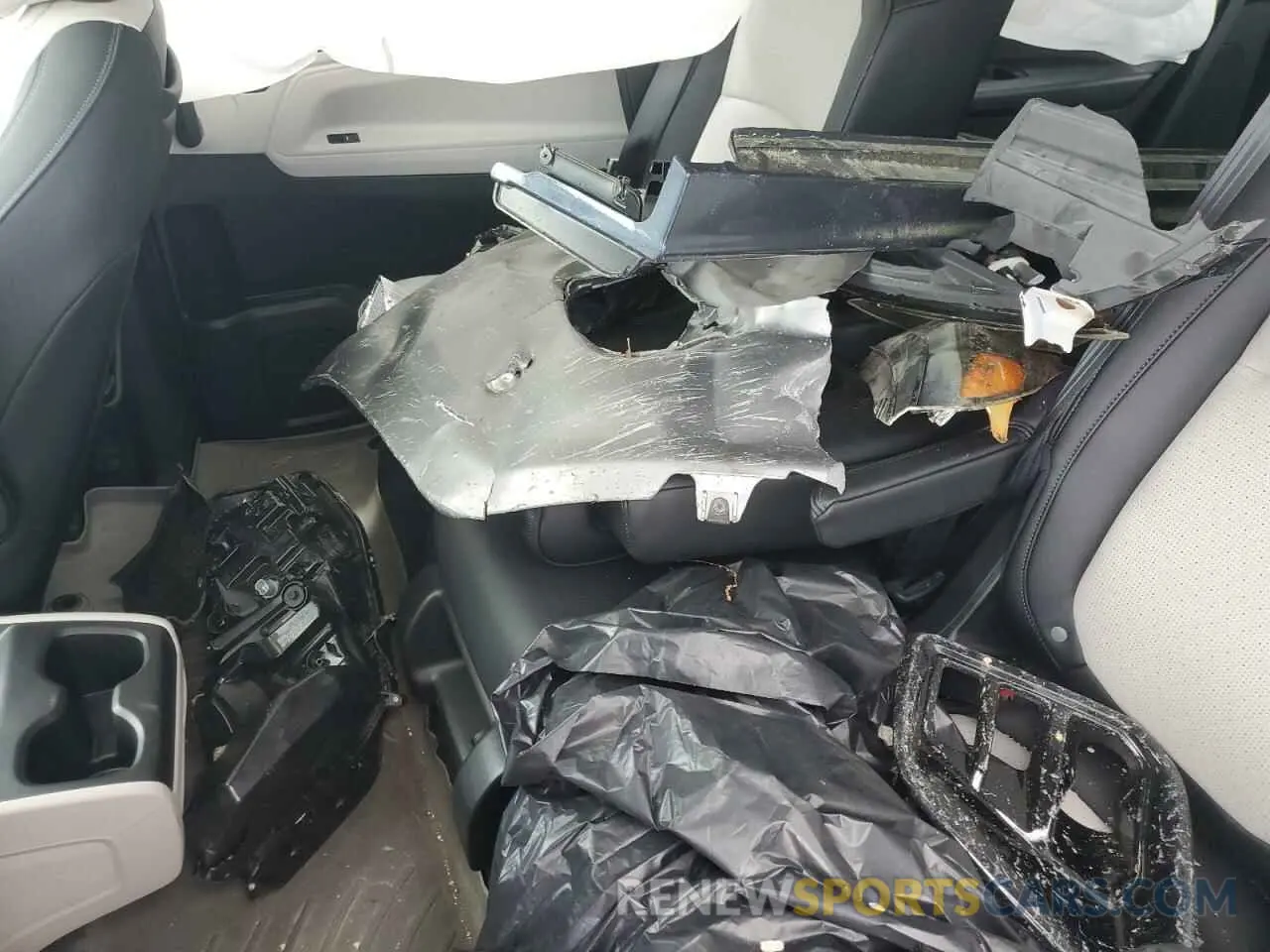 13 Photograph of a damaged car 5FNRL6H96SB053794 HONDA ODYSSEY 2025