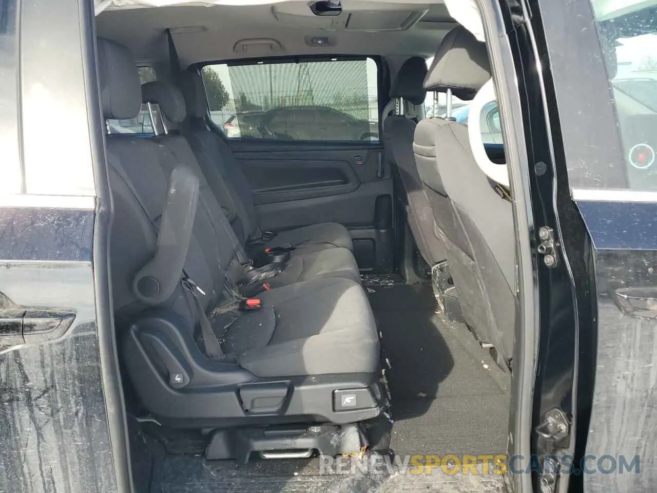 11 Photograph of a damaged car 5FNRL6H46SB500158 HONDA ODYSSEY SP 2025