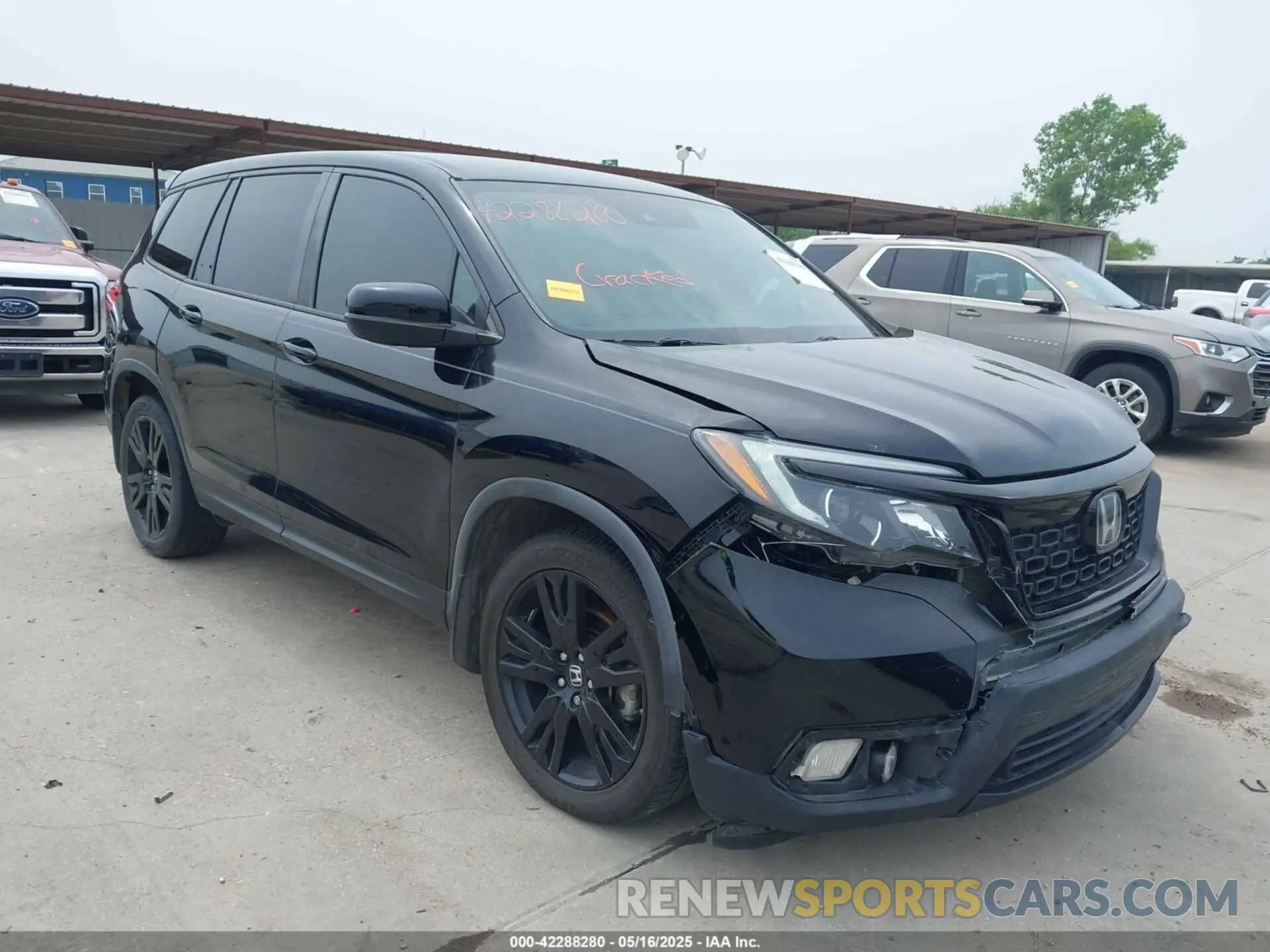 1 Photograph of a damaged car 5FNYF7H25KB008597 HONDA PASSPORT 2019