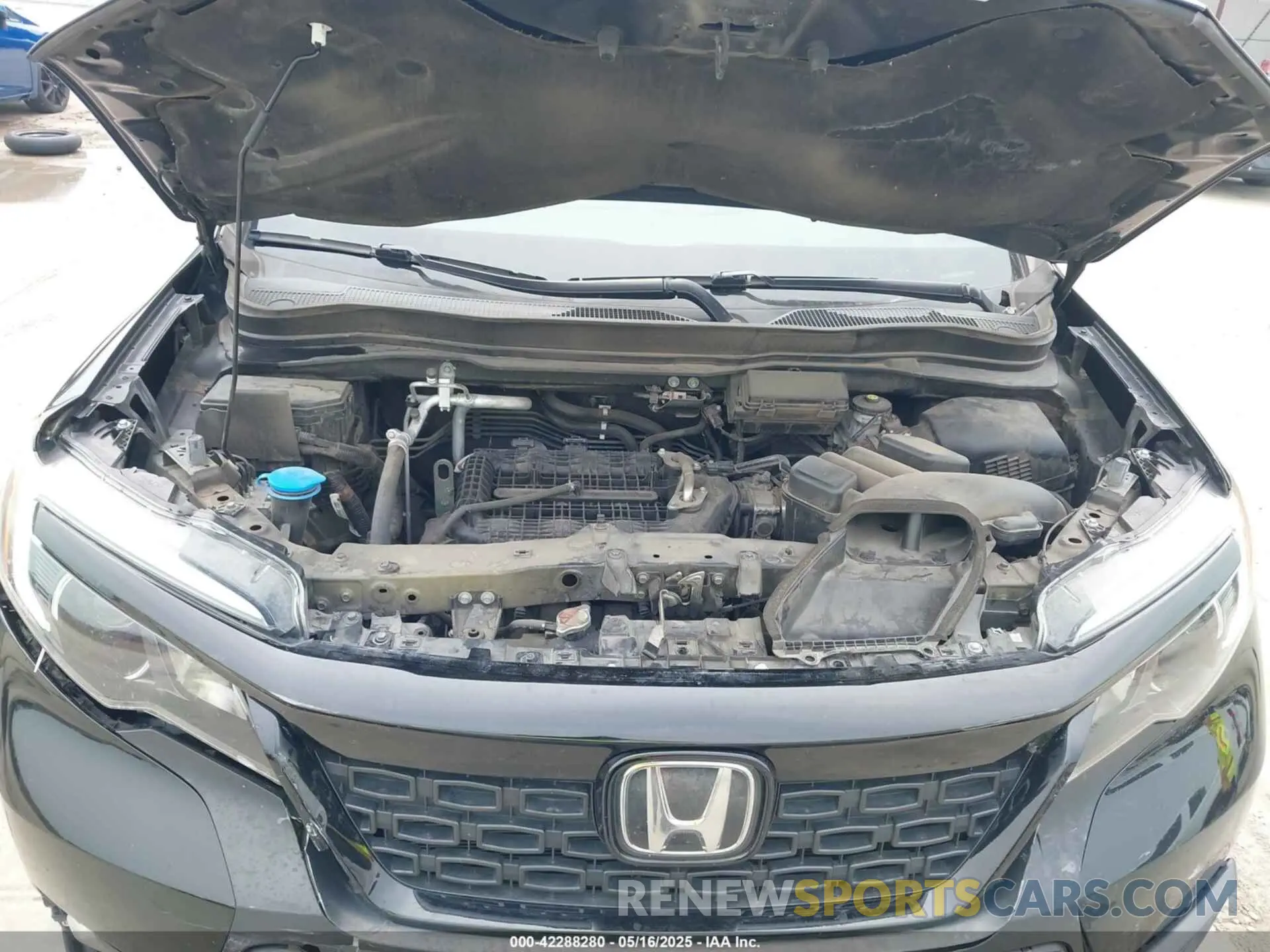 10 Photograph of a damaged car 5FNYF7H25KB008597 HONDA PASSPORT 2019