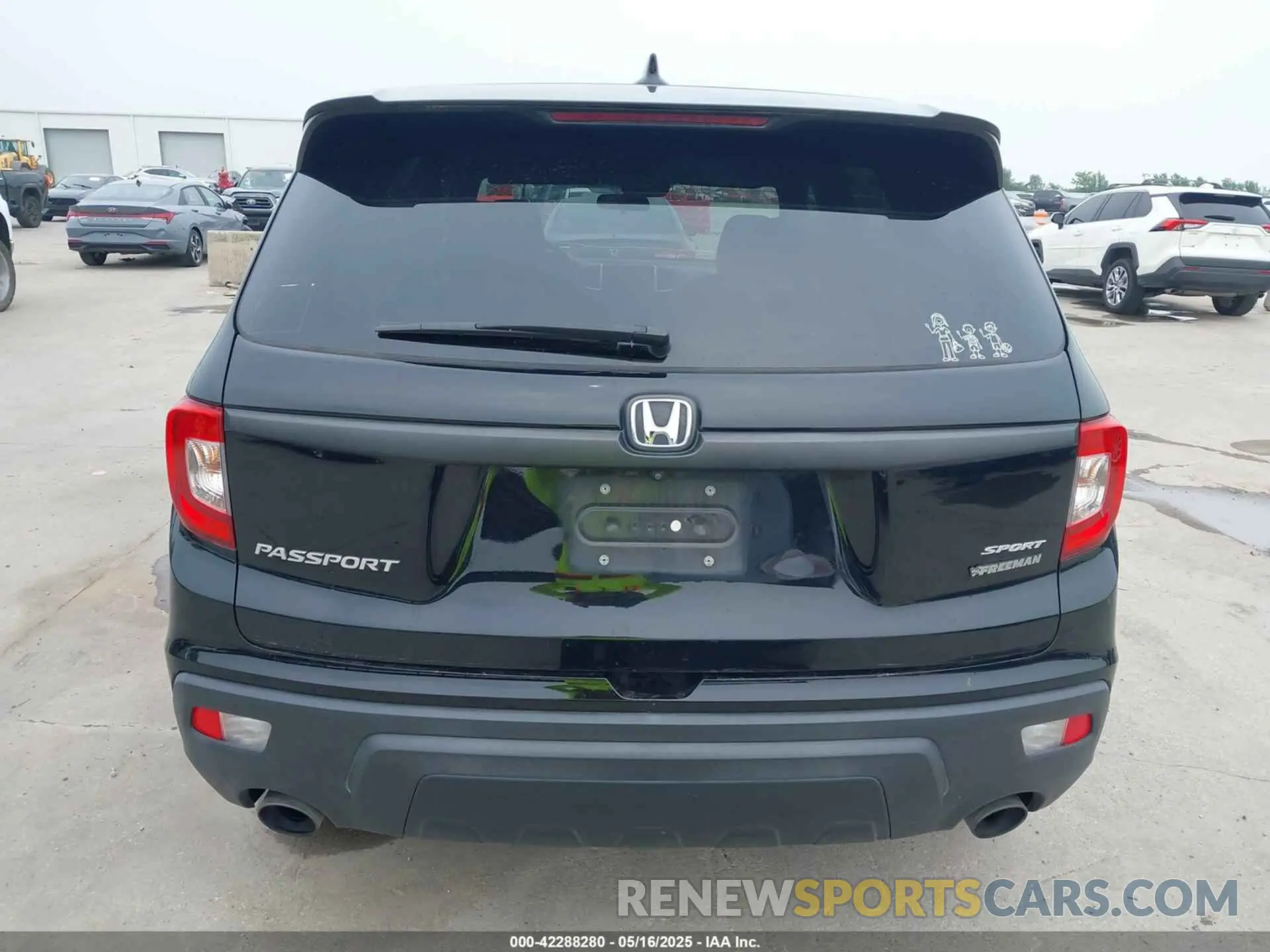 17 Photograph of a damaged car 5FNYF7H25KB008597 HONDA PASSPORT 2019