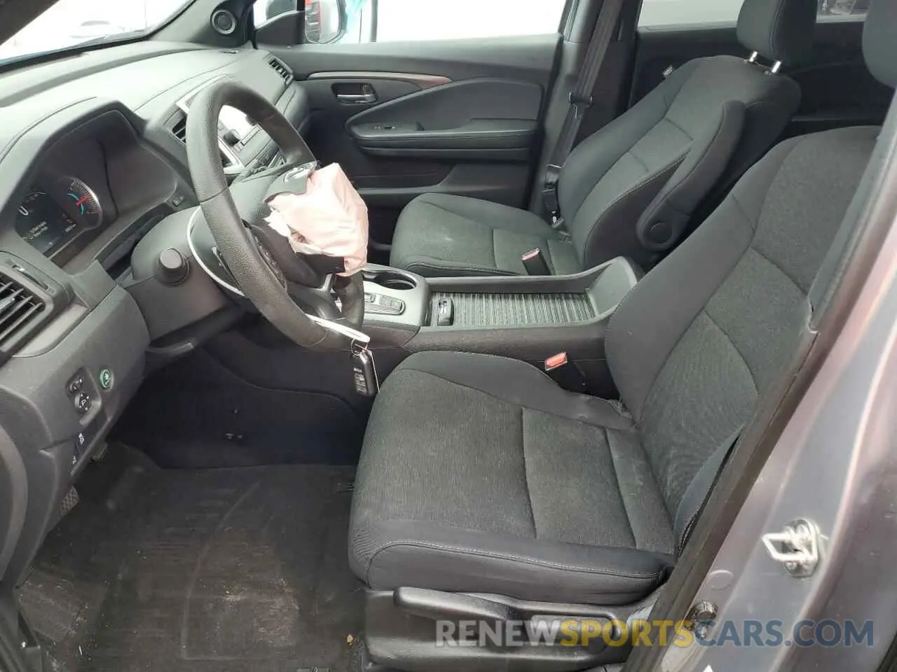 7 Photograph of a damaged car 5FNYF7H29KB009770 HONDA PASSPORT 2019
