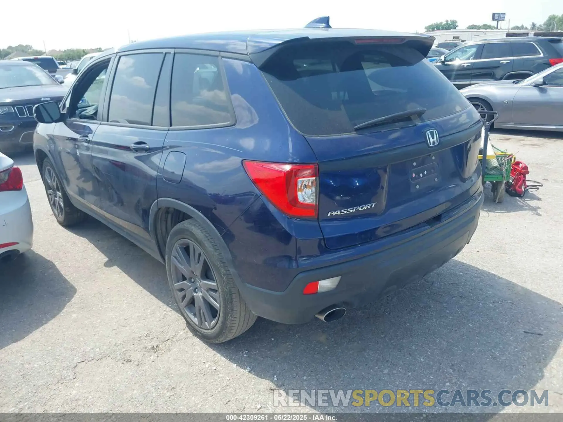 3 Photograph of a damaged car 5FNYF7H56KB005007 HONDA PASSPORT 2019