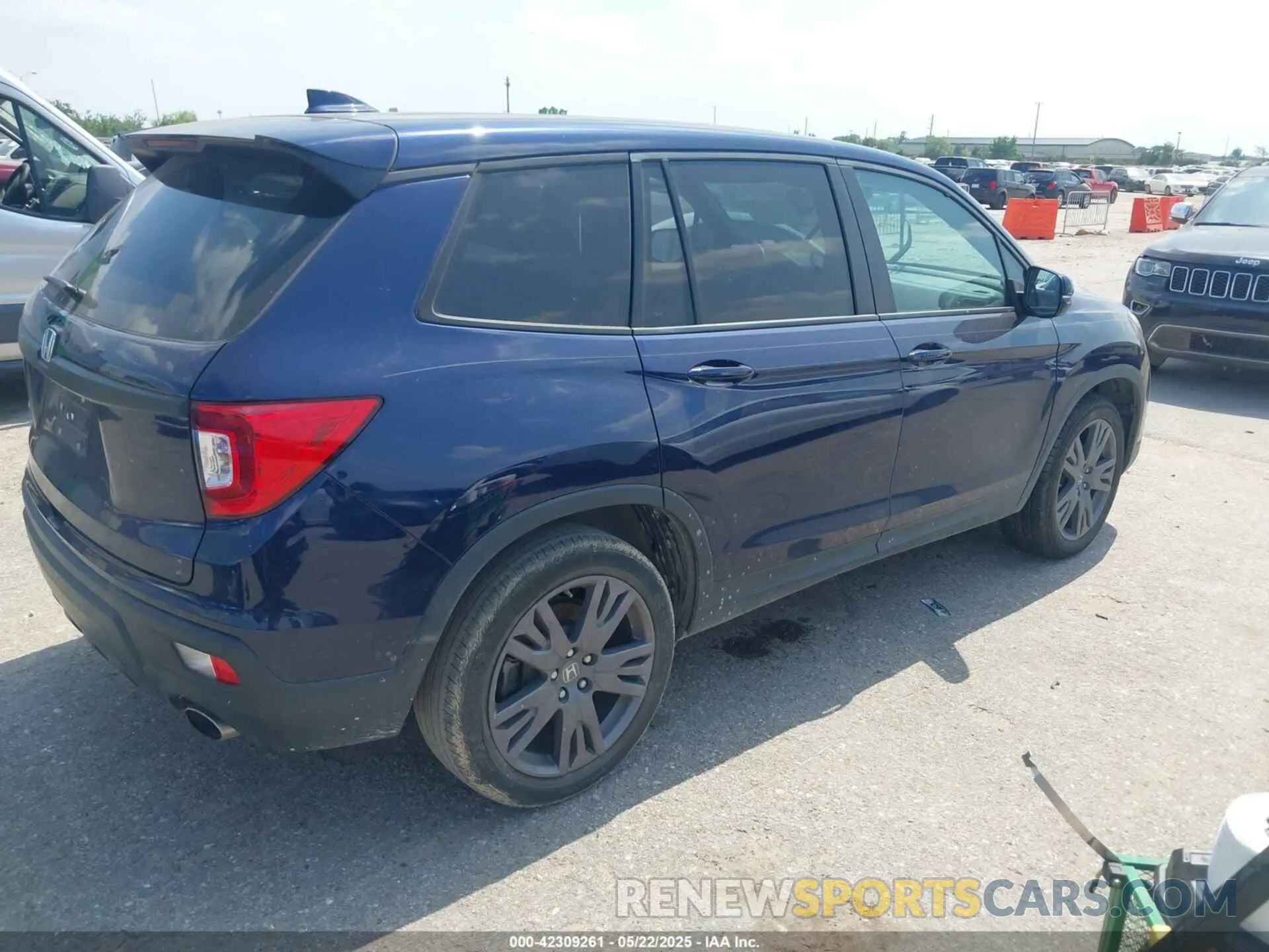 4 Photograph of a damaged car 5FNYF7H56KB005007 HONDA PASSPORT 2019