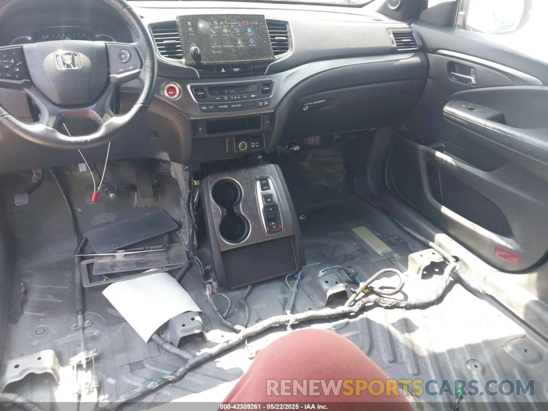 6 Photograph of a damaged car 5FNYF7H56KB005007 HONDA PASSPORT 2019