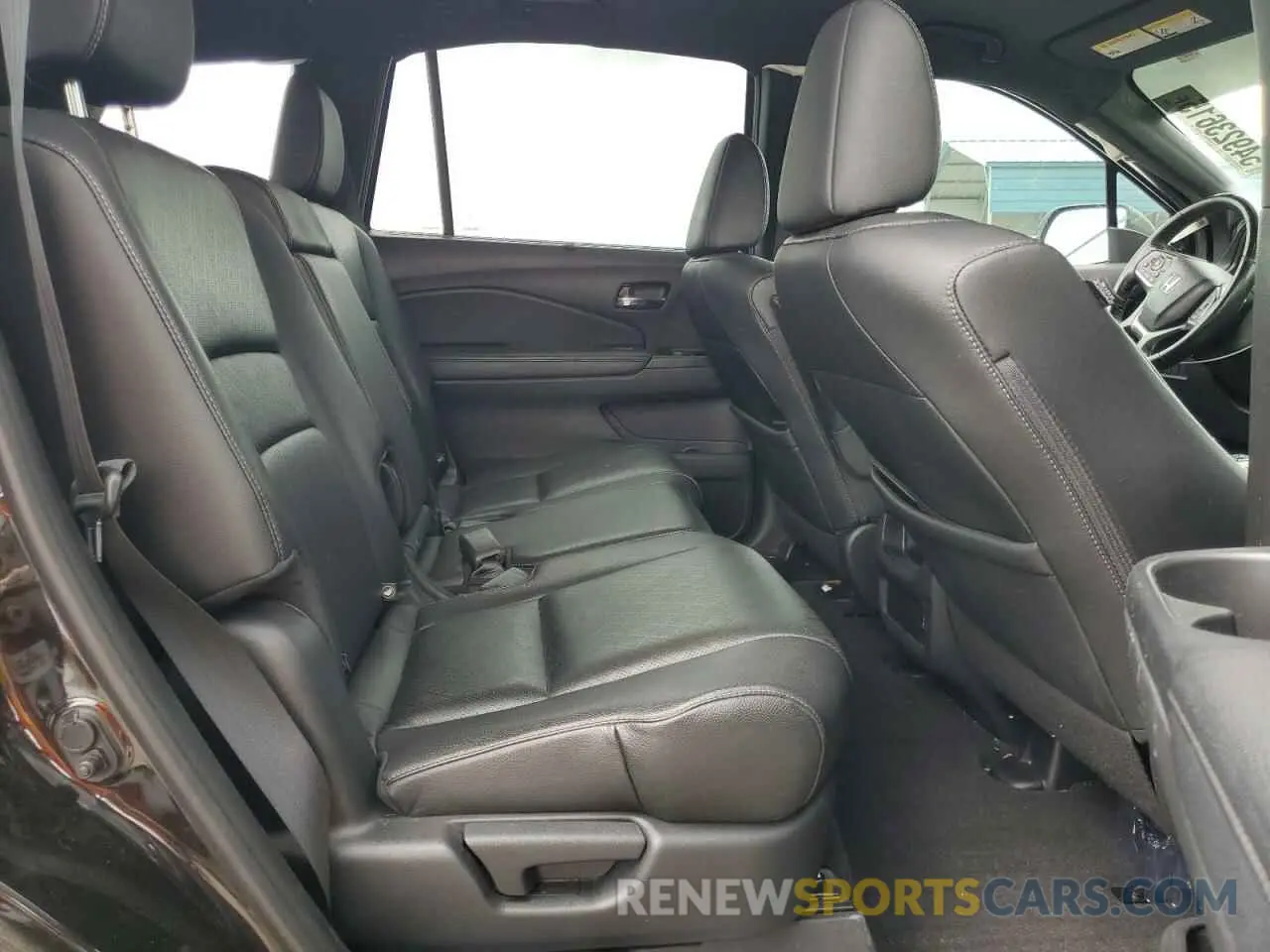 10 Photograph of a damaged car 5FNYF7H56KB007436 HONDA PASSPORT 2019