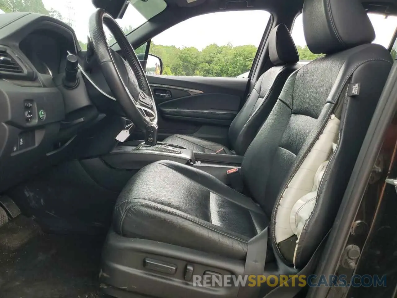 7 Photograph of a damaged car 5FNYF7H56KB007436 HONDA PASSPORT 2019
