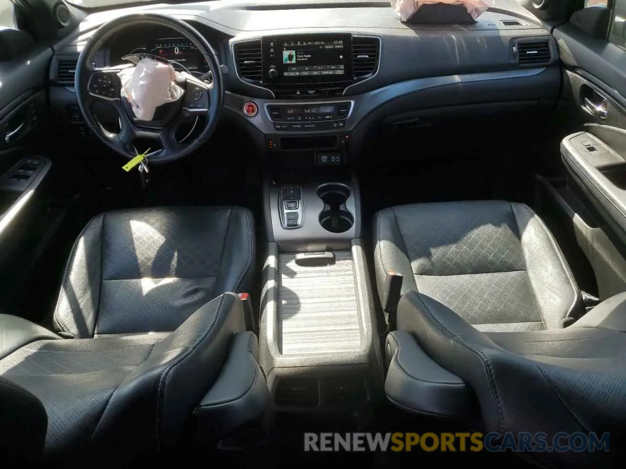 8 Photograph of a damaged car 5FNYF7H58KB003906 HONDA PASSPORT 2019