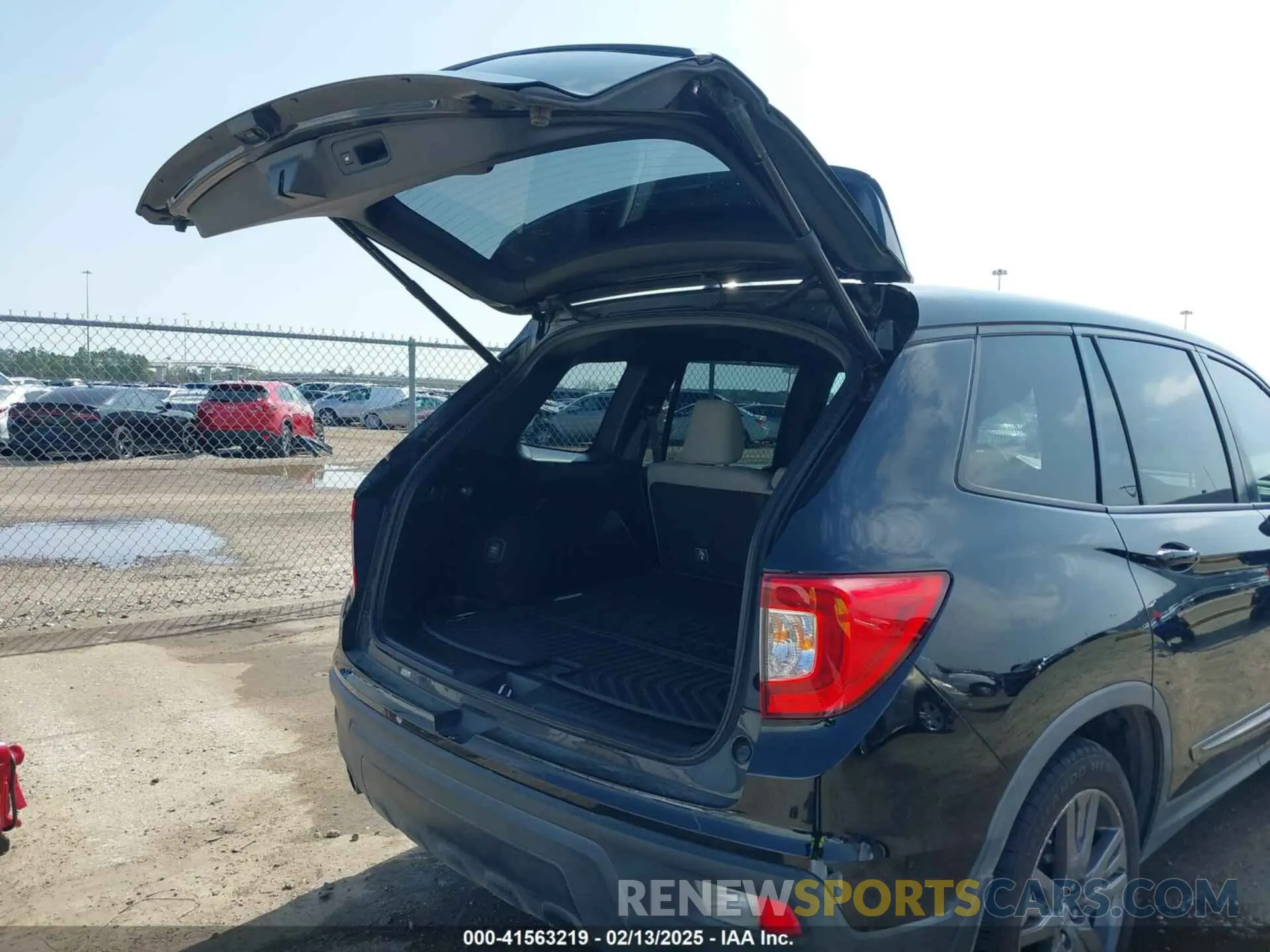 18 Photograph of a damaged car 5FNYF7H59KB003011 HONDA PASSPORT 2019