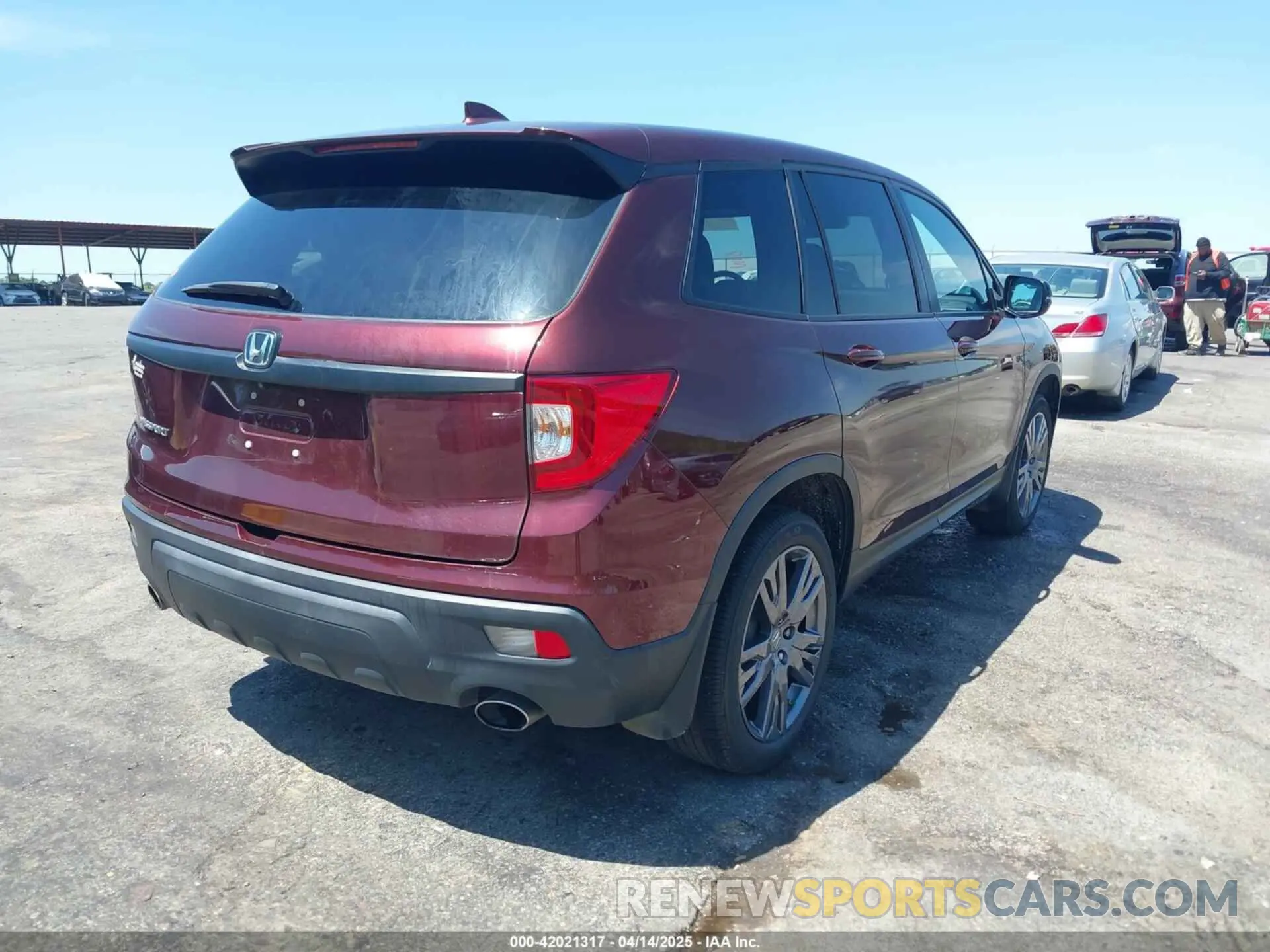 4 Photograph of a damaged car 5FNYF7H59KB009956 HONDA PASSPORT 2019