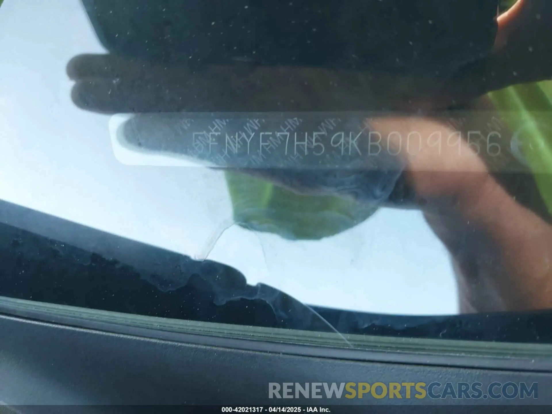 9 Photograph of a damaged car 5FNYF7H59KB009956 HONDA PASSPORT 2019