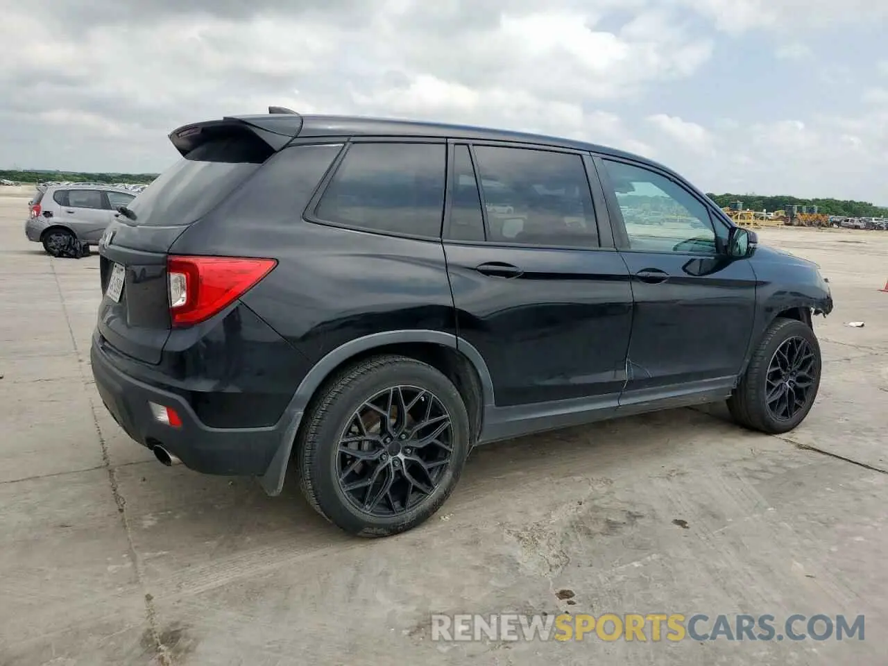 3 Photograph of a damaged car 5FNYF7H5XKB011151 HONDA PASSPORT 2019