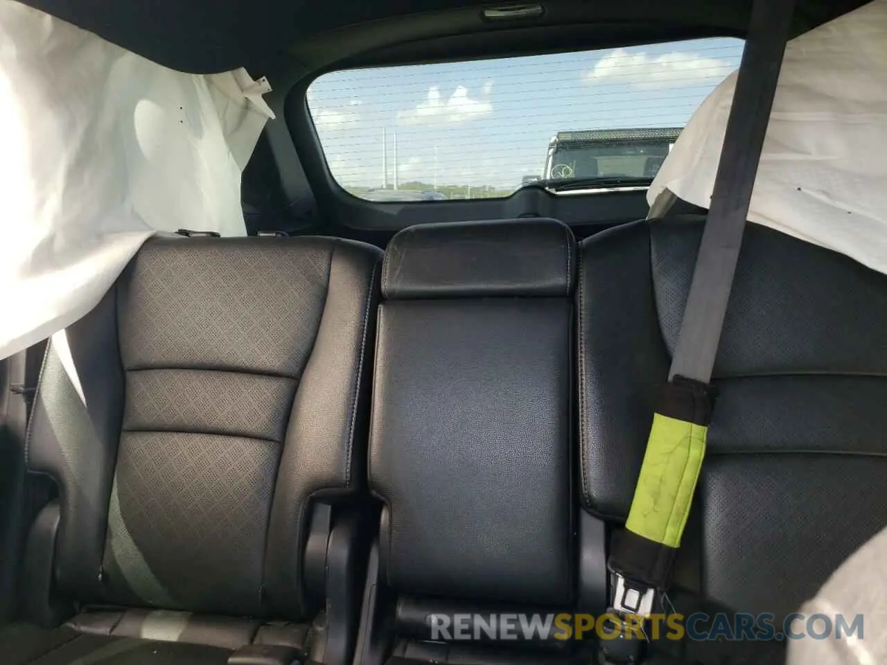 10 Photograph of a damaged car 5FNYF7H99KB001259 HONDA PASSPORT 2019