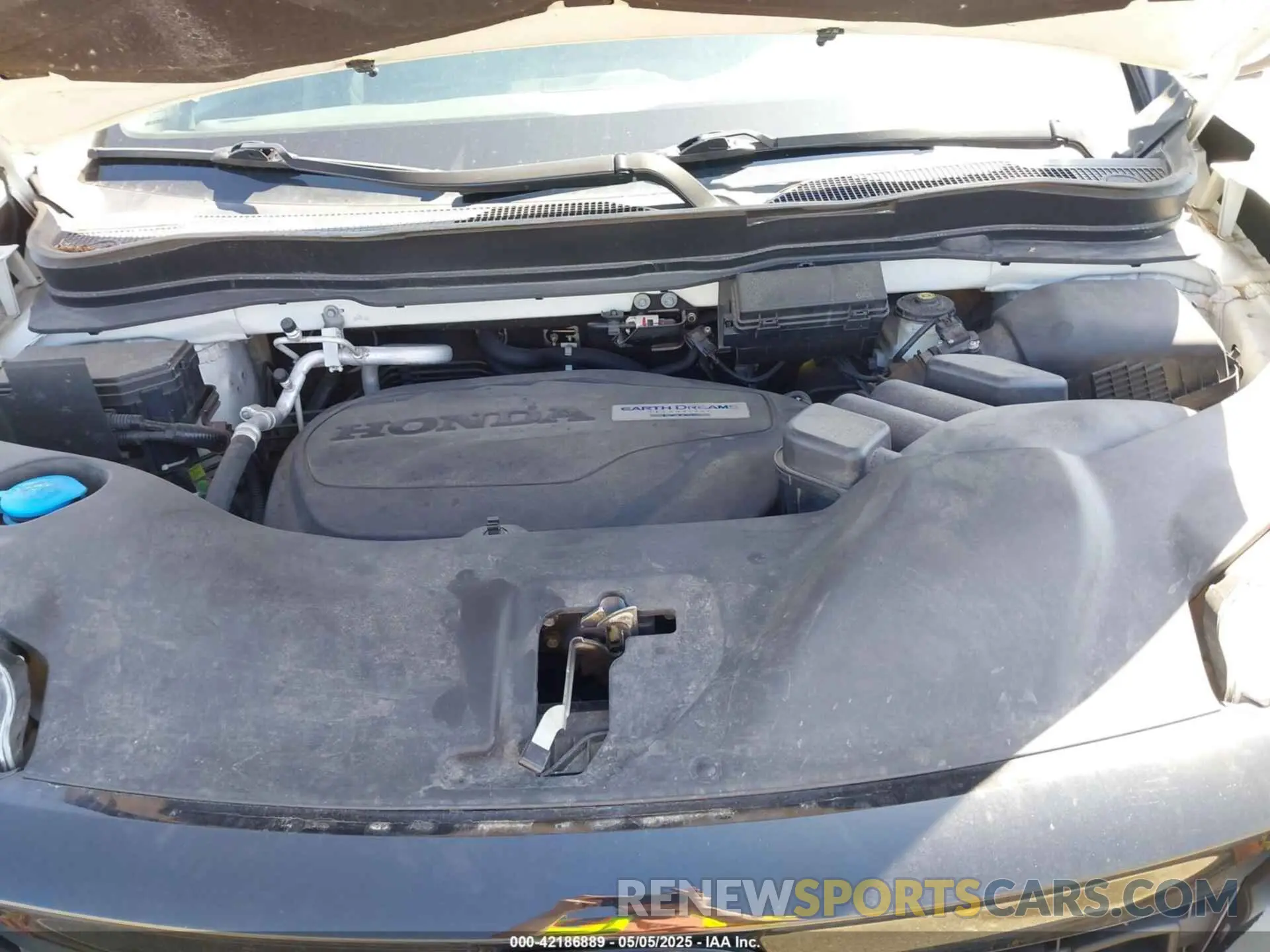 10 Photograph of a damaged car 5FNYF8H00KB006986 HONDA PASSPORT 2019