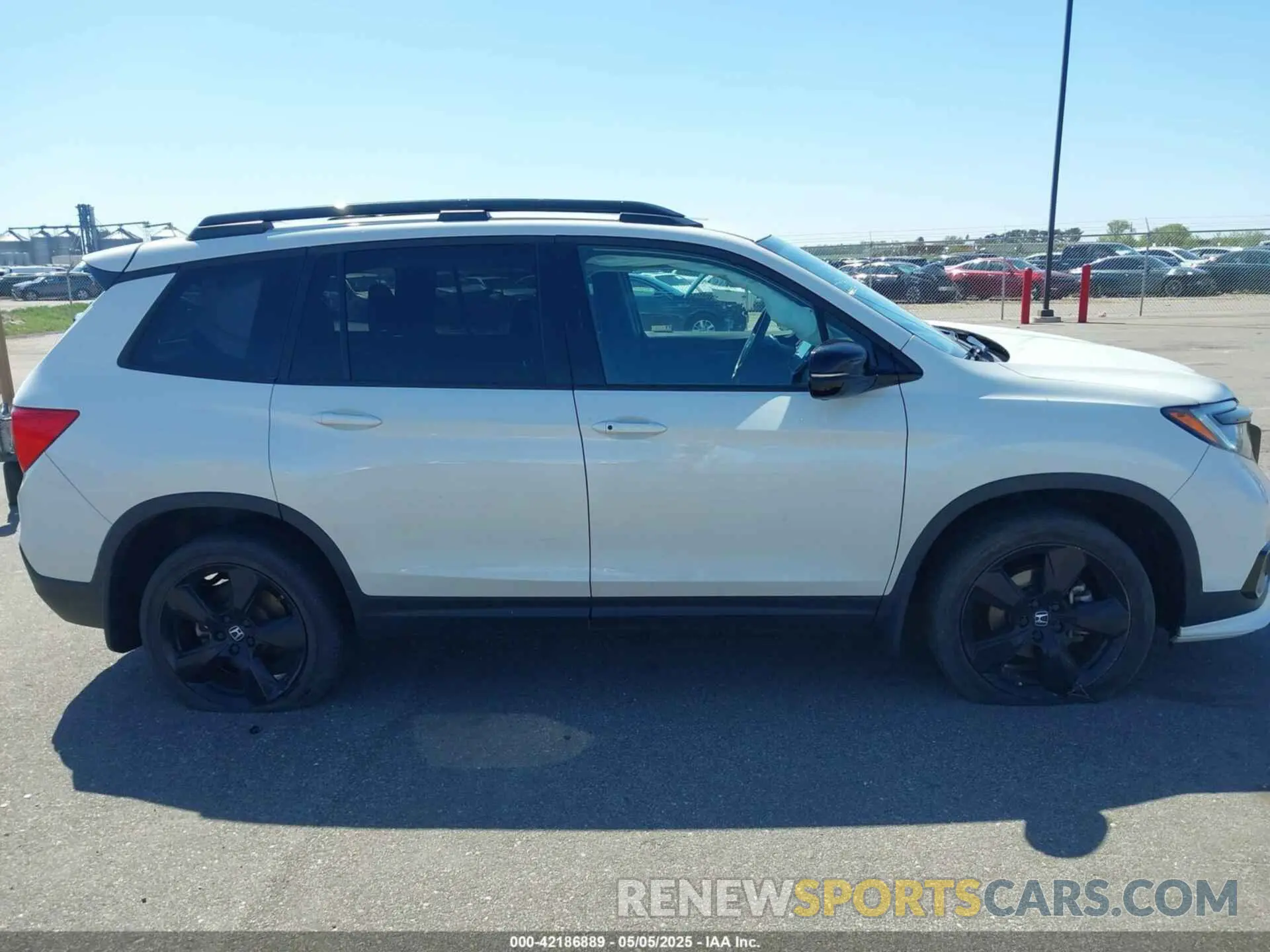 13 Photograph of a damaged car 5FNYF8H00KB006986 HONDA PASSPORT 2019
