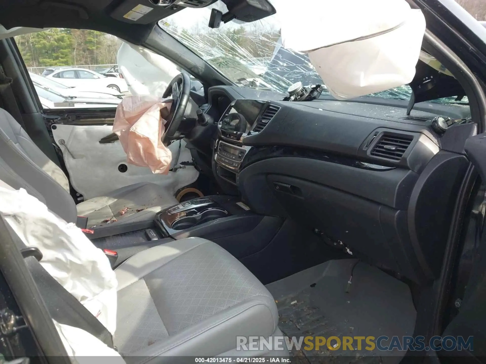 5 Photograph of a damaged car 5FNYF8H00KB010472 HONDA PASSPORT 2019