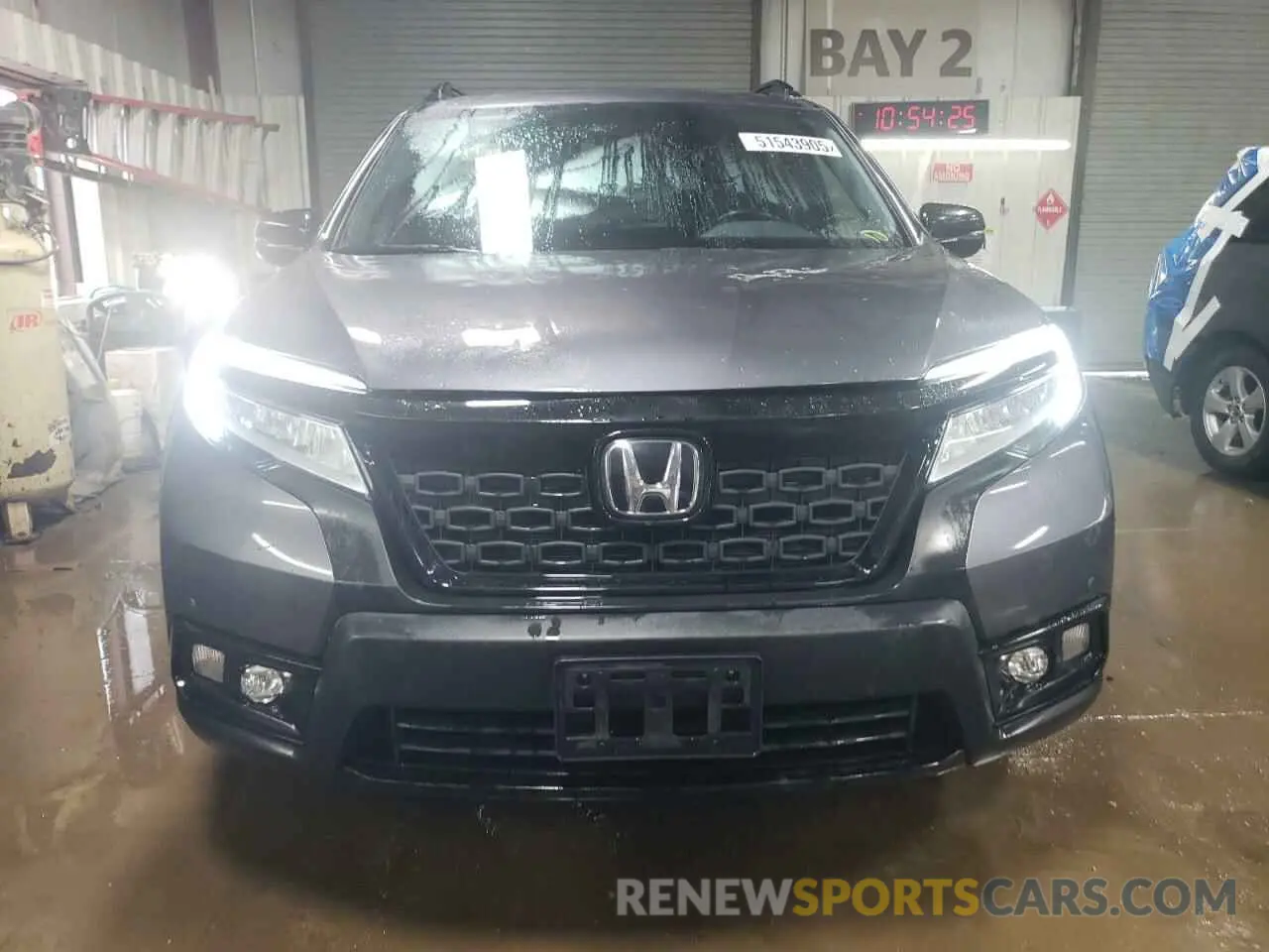 5 Photograph of a damaged car 5FNYF8H05KB004716 HONDA PASSPORT 2019