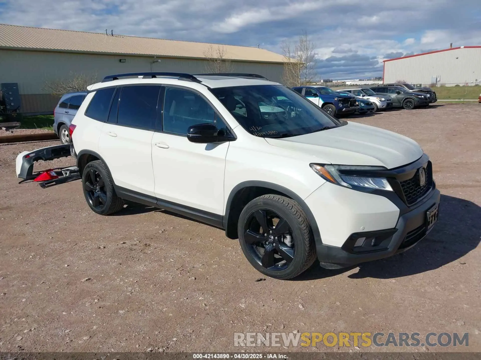 1 Photograph of a damaged car 5FNYF8H0XKB001472 HONDA PASSPORT 2019