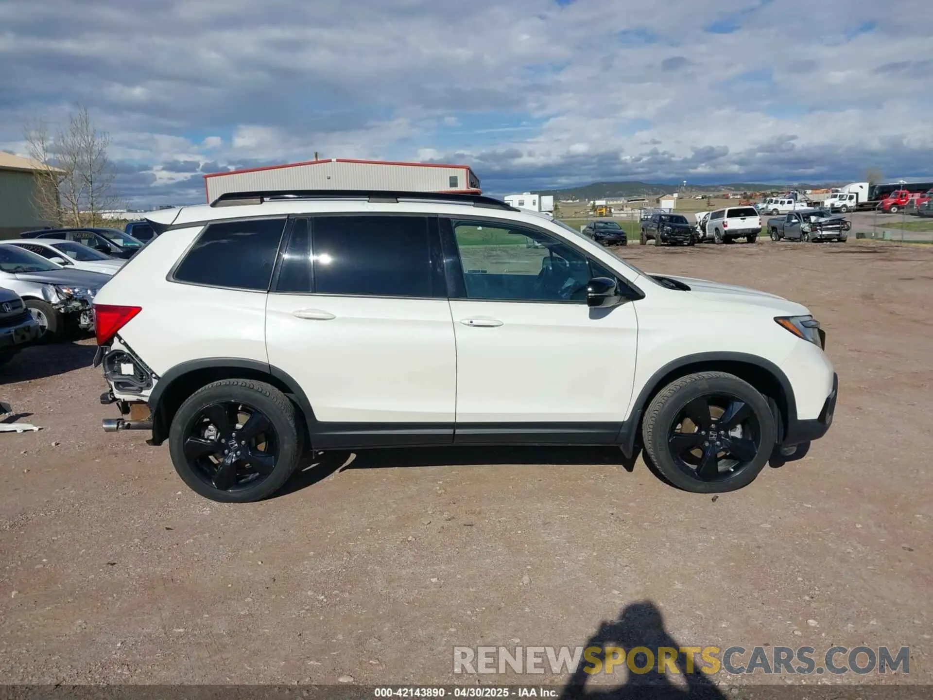 14 Photograph of a damaged car 5FNYF8H0XKB001472 HONDA PASSPORT 2019