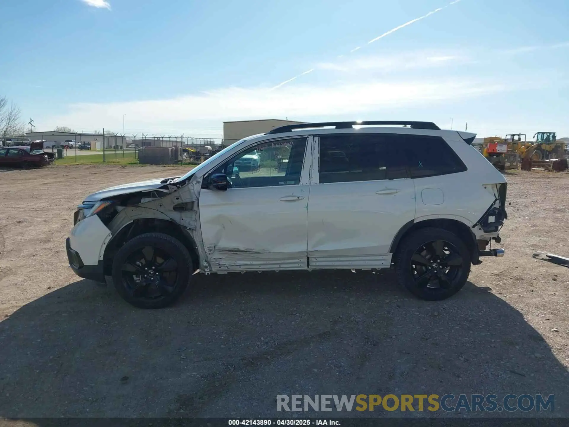 15 Photograph of a damaged car 5FNYF8H0XKB001472 HONDA PASSPORT 2019