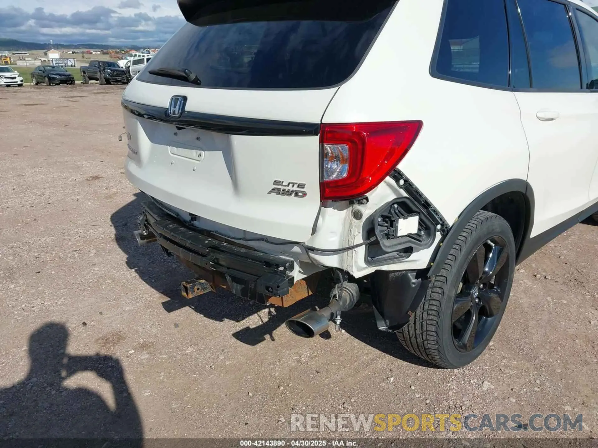 19 Photograph of a damaged car 5FNYF8H0XKB001472 HONDA PASSPORT 2019