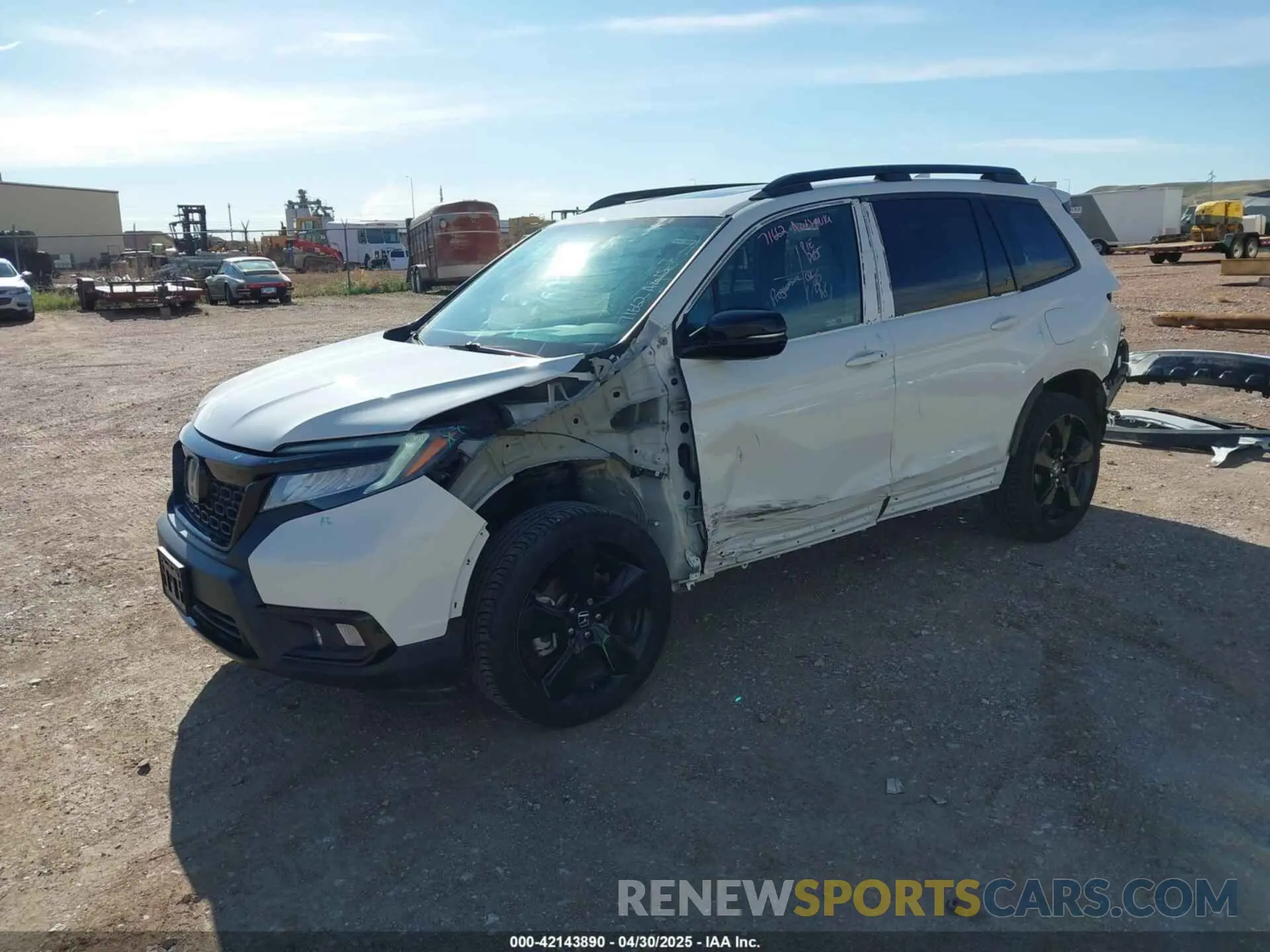 2 Photograph of a damaged car 5FNYF8H0XKB001472 HONDA PASSPORT 2019