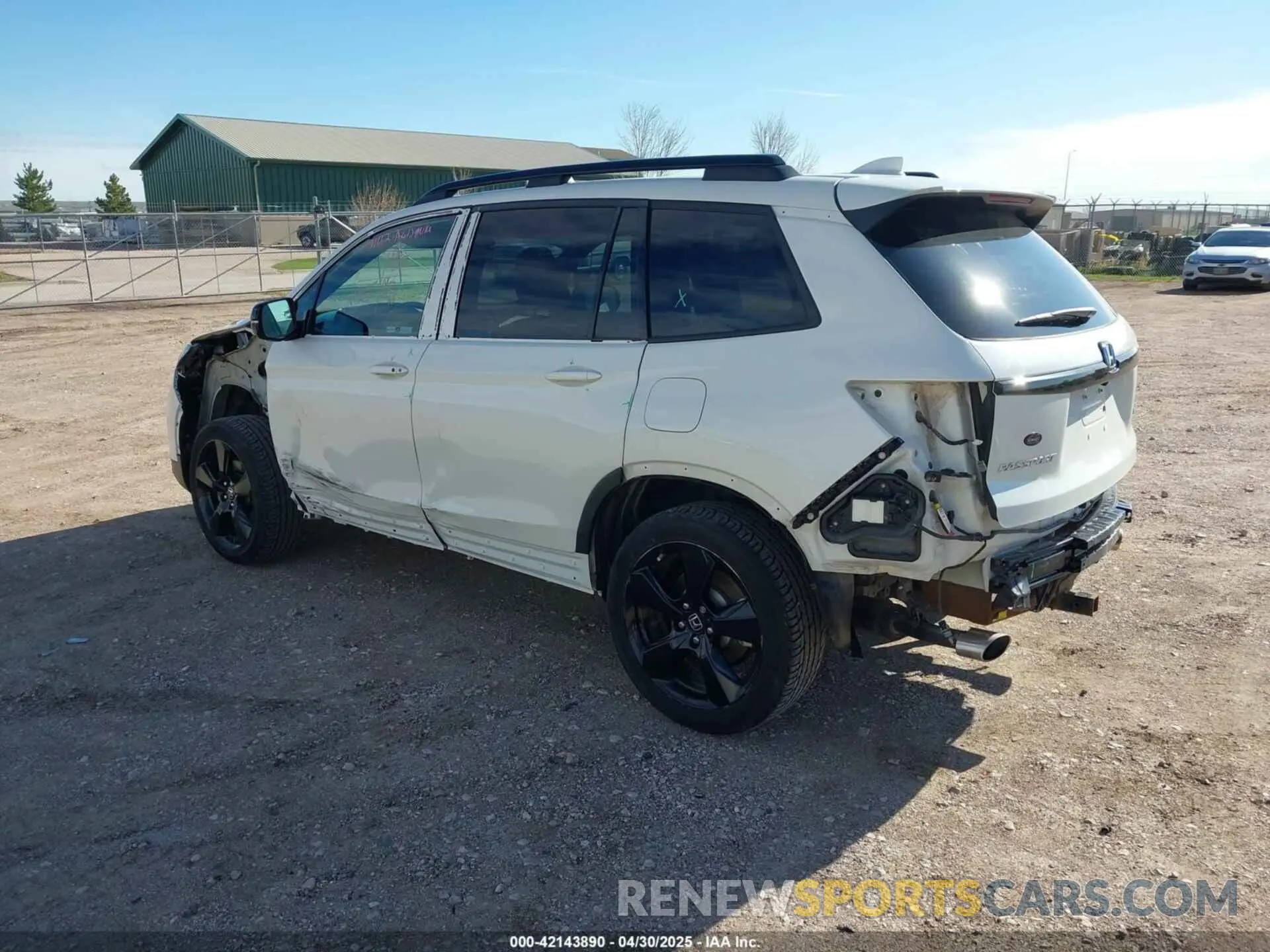 3 Photograph of a damaged car 5FNYF8H0XKB001472 HONDA PASSPORT 2019
