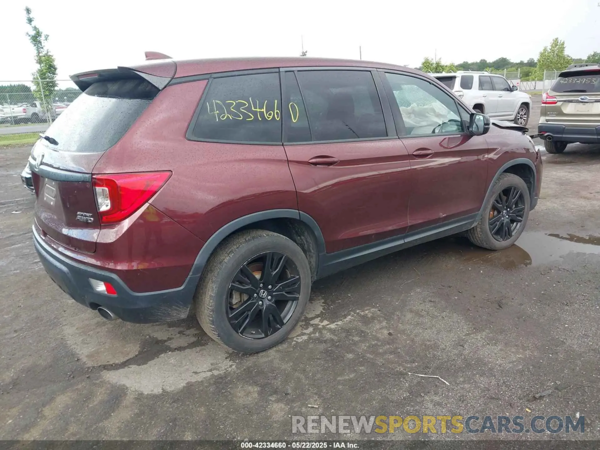 4 Photograph of a damaged car 5FNYF8H21KB010014 HONDA PASSPORT 2019