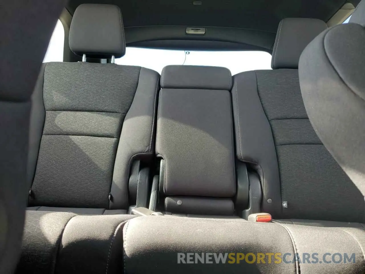10 Photograph of a damaged car 5FNYF8H22KB016114 HONDA PASSPORT 2019
