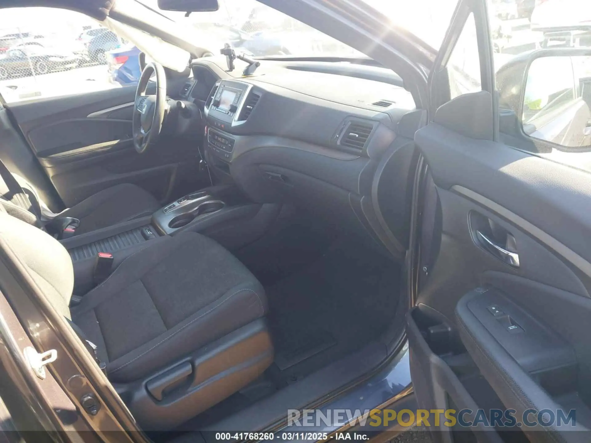 5 Photograph of a damaged car 5FNYF8H29KB018474 HONDA PASSPORT 2019