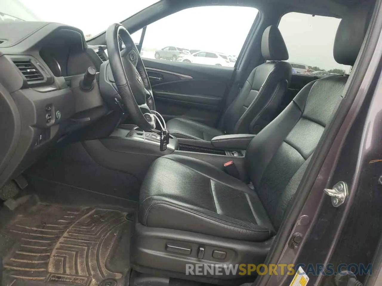 7 Photograph of a damaged car 5FNYF8H51KB027907 HONDA PASSPORT 2019